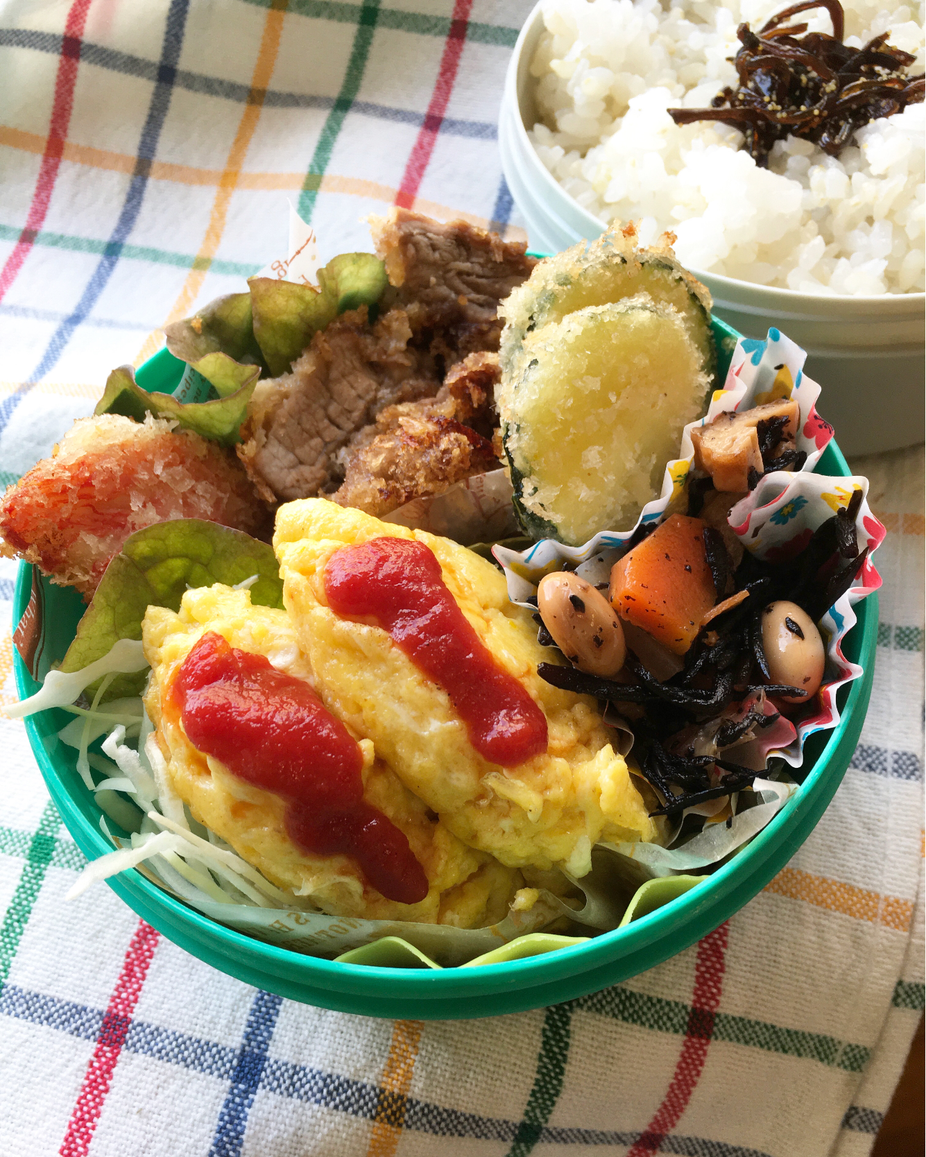 今日のパパ弁当はミニビフカツとミニオムレツ弁当♪