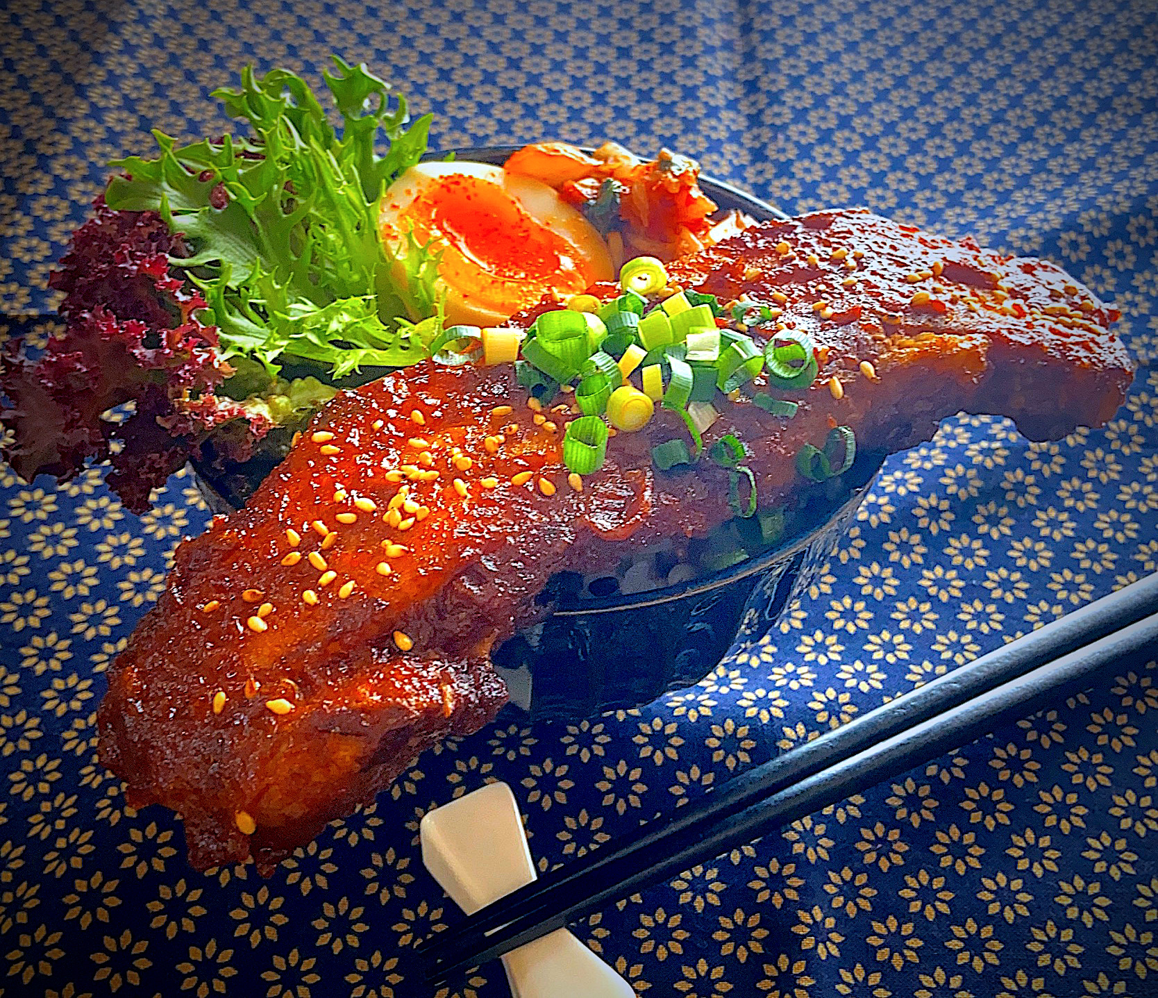 在宅研修を終えた娘にサムギョプサル丼🍚食べやすやさよりもインパクト優先で🤣頑張ってこ〜💪✨