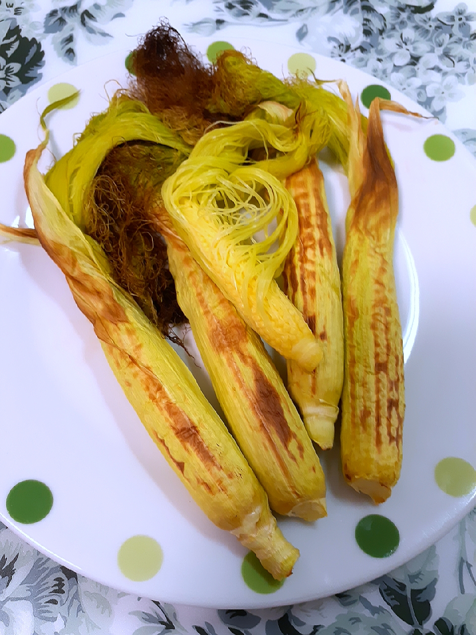 🌽🌽🌱葉付きヤングコーン🌽焼けました🎵