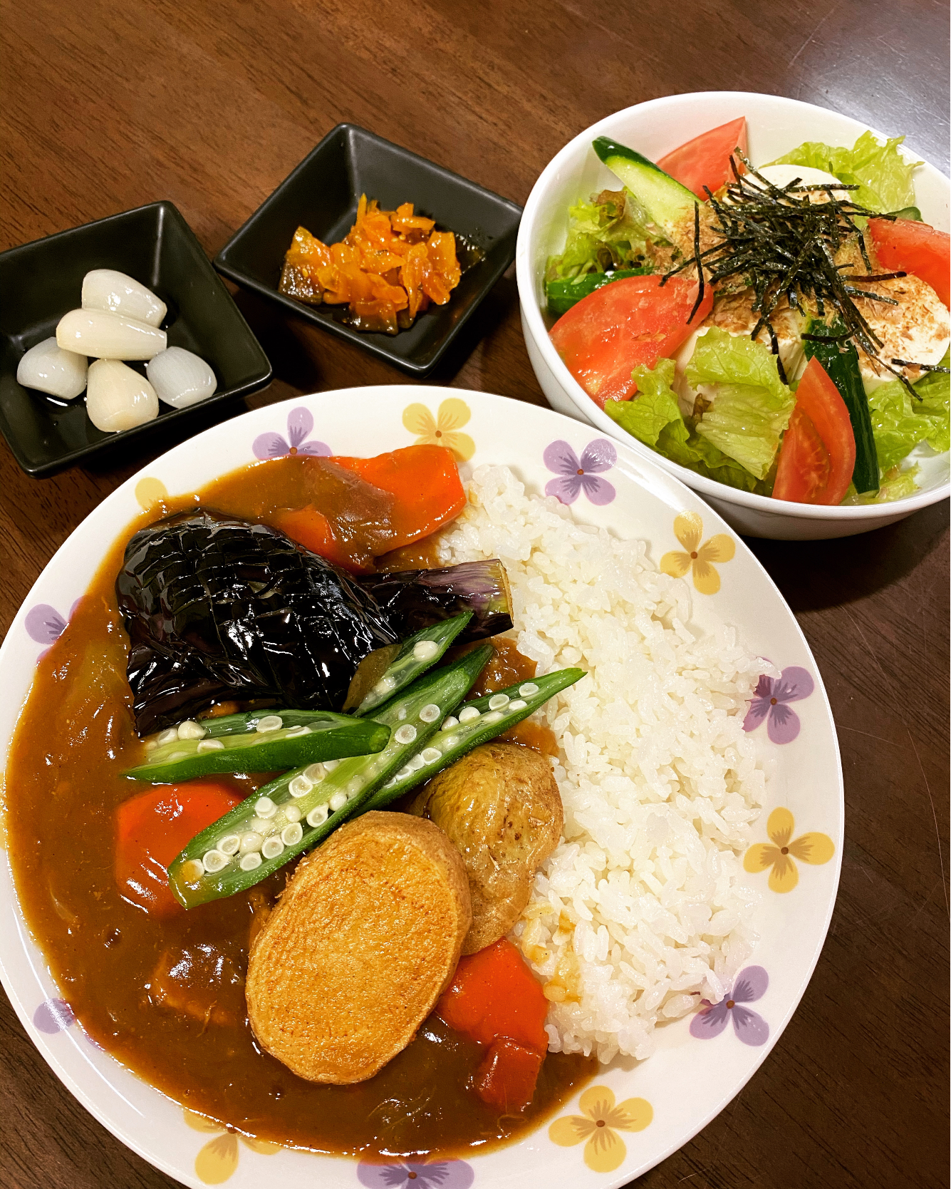 お肉ゴロゴロ野菜カレー&豆腐サラダ