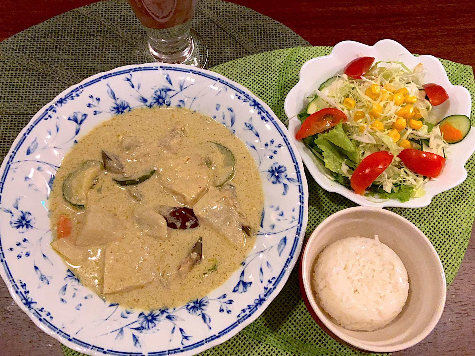 今夜のご飯✩.*˚グリーンカレー   前日の筍煮をカレーに！