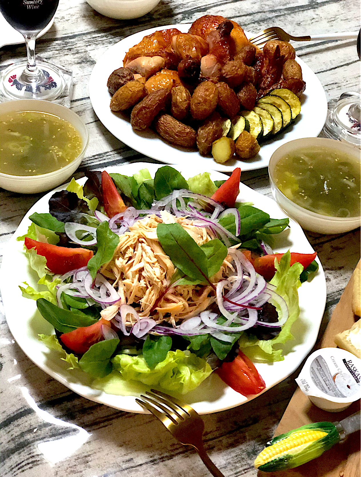 ロティサリーチキンで、サラダ🥗とスープ