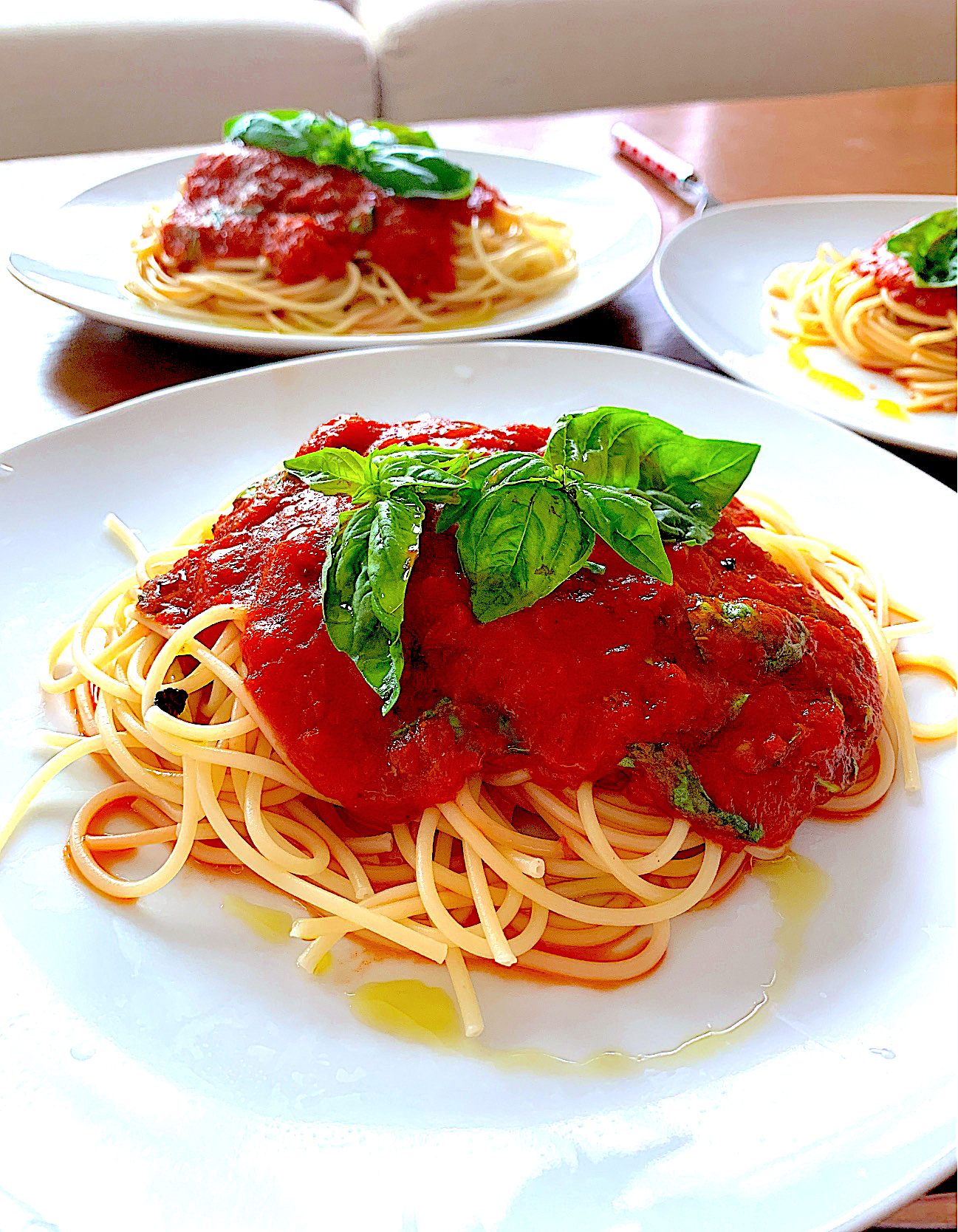 トマトバジルソースパスタ