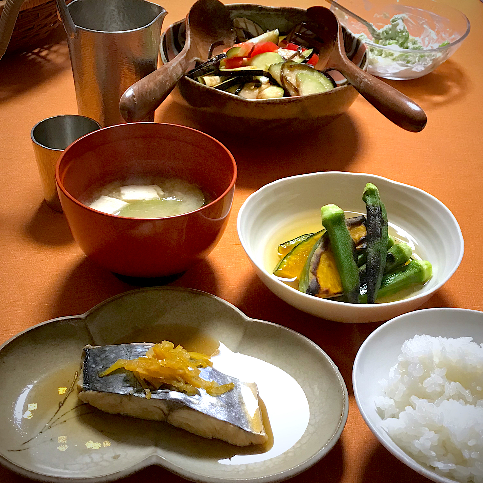 鰆の煮付け柚子風味、オクラと南瓜の焼き浸し、水茄子の塩昆布和え、枝豆クリームチーズ