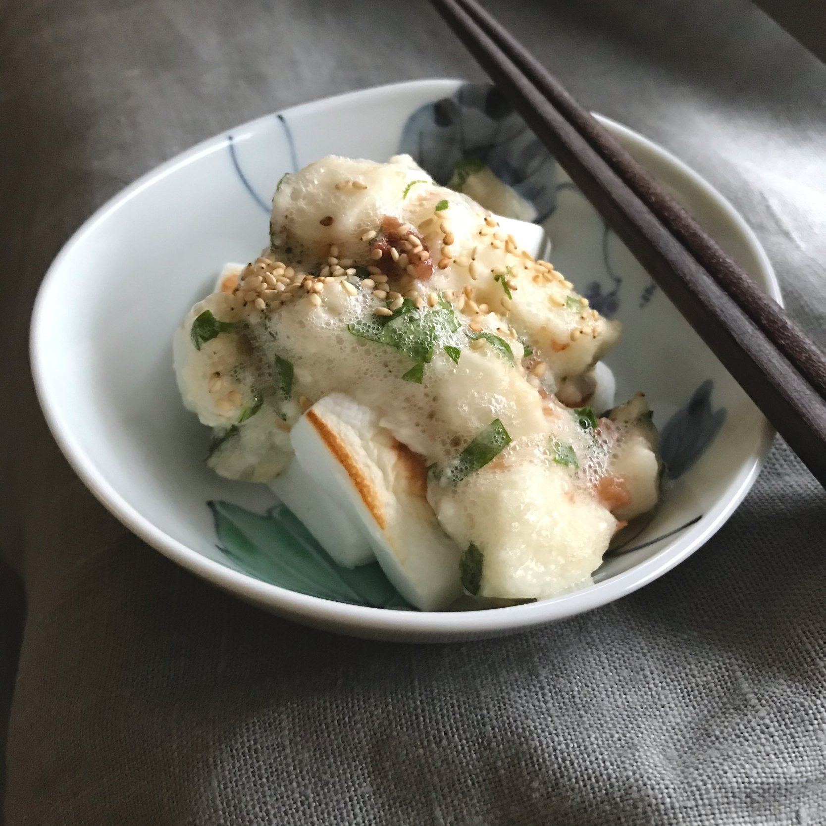 choco_obaaさんの料理 焼きはんぺんにトロサクたたき梅長芋乗っけ　♪