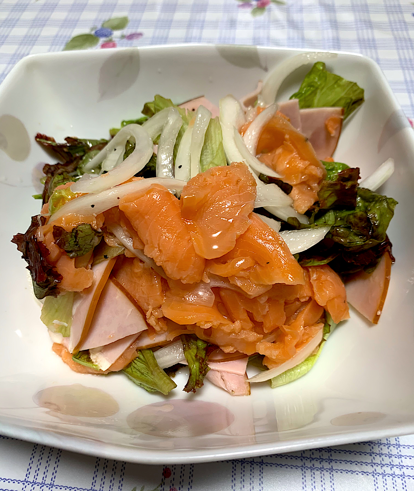 スモークサーモンとハムのマリネサラダ🥗