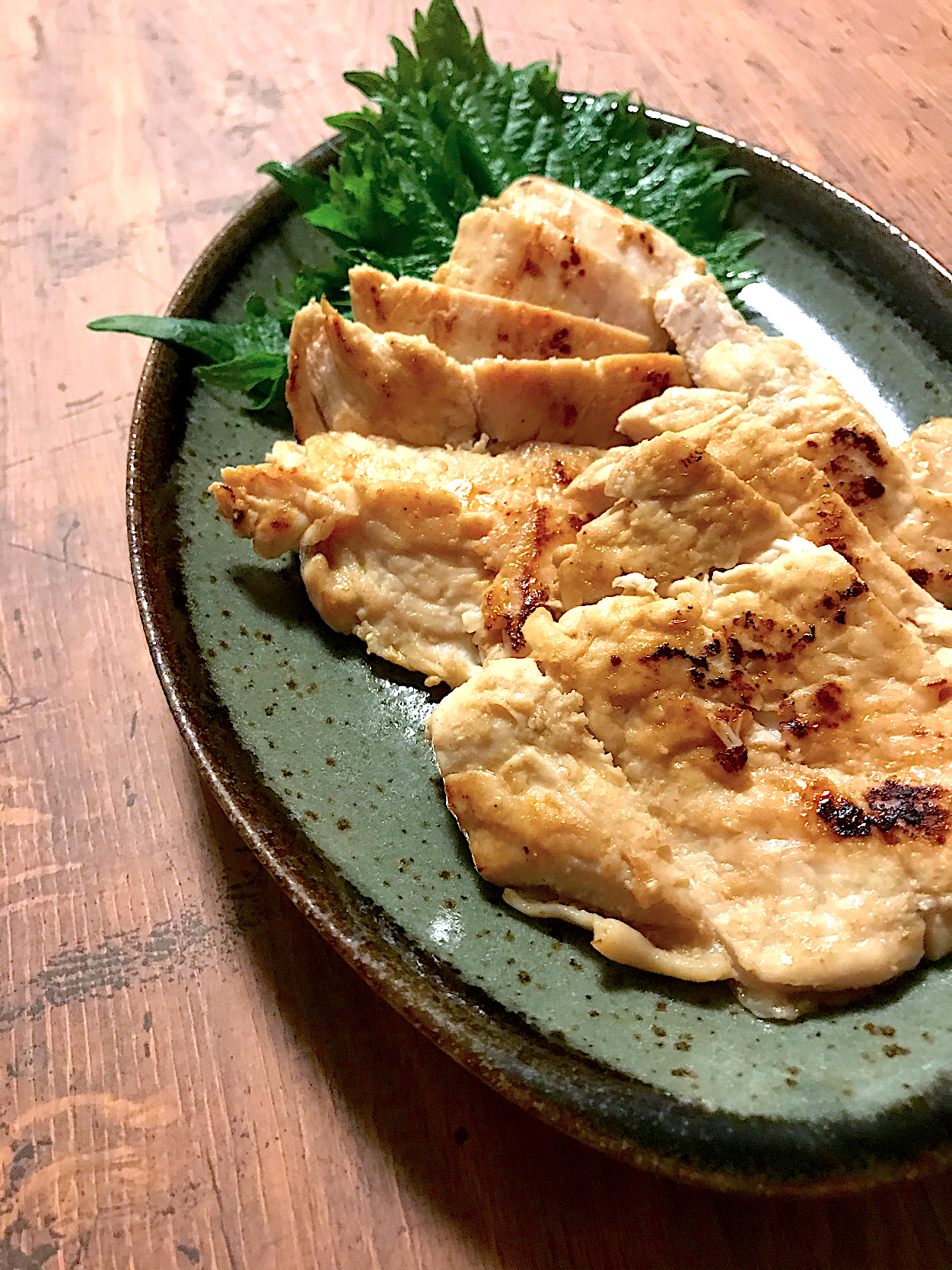 みりん粕と味噌床につけた鶏胸肉ソテー