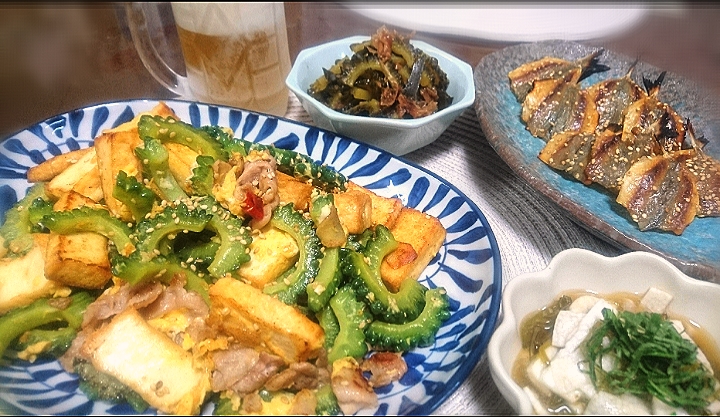 おうち居酒屋🏮

    ゴーヤチャンプルー💚
    めかぶ長芋
    ゴーヤの佃煮
    豆鯵の味醂干し

 アサヒスタイルフリー🍻かんぱ～い😘