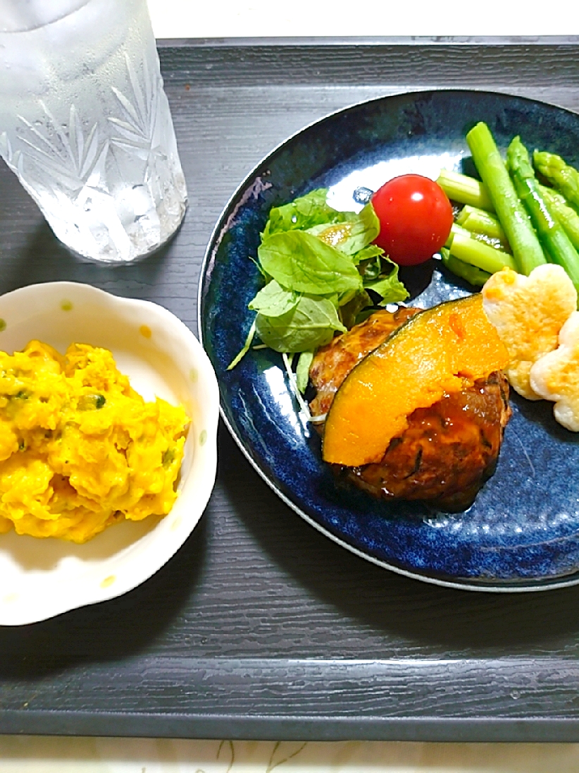 豆腐ハンバーグとカボチャサラダで一杯👍