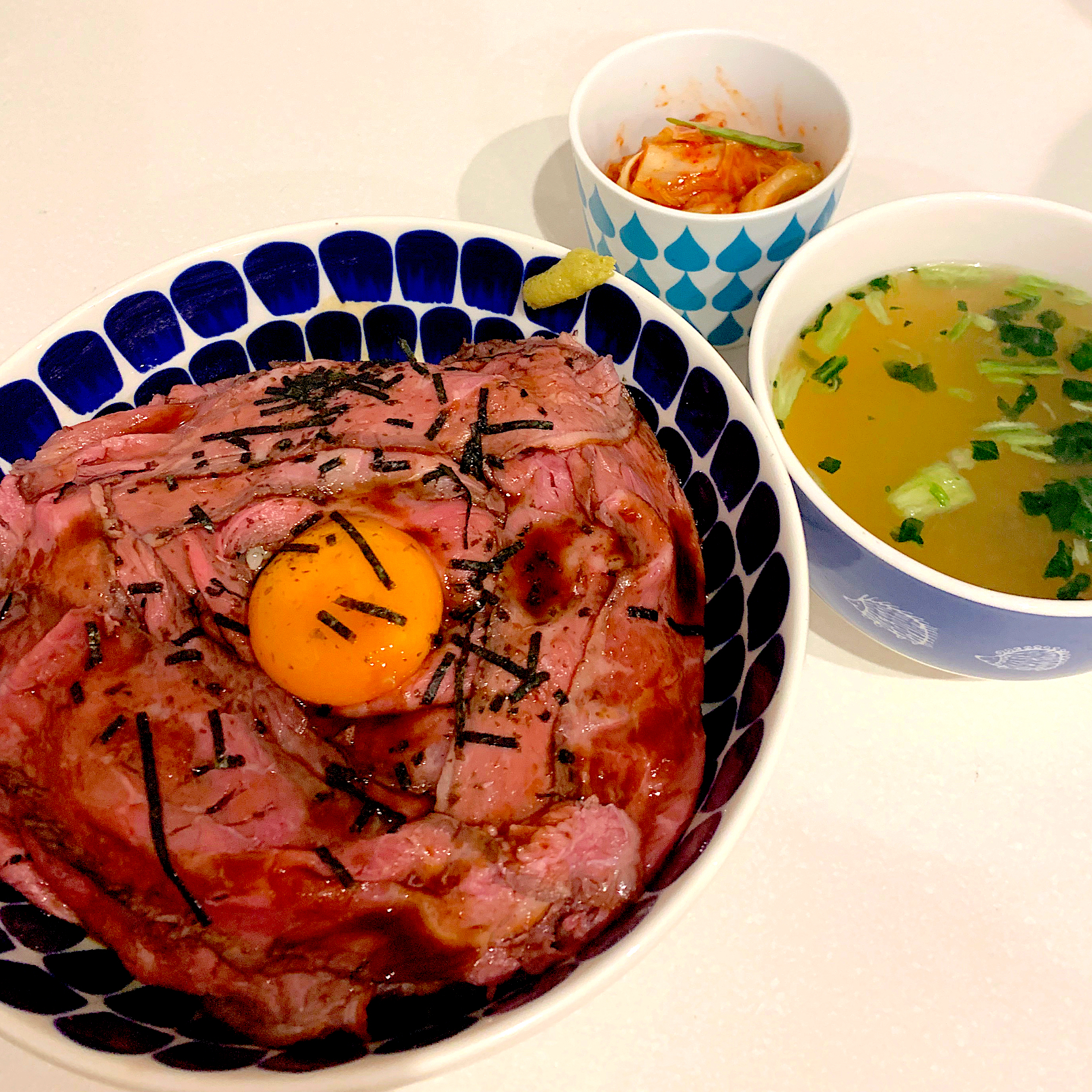 ローストビーフ丼☆キムチ☆お味噌汁