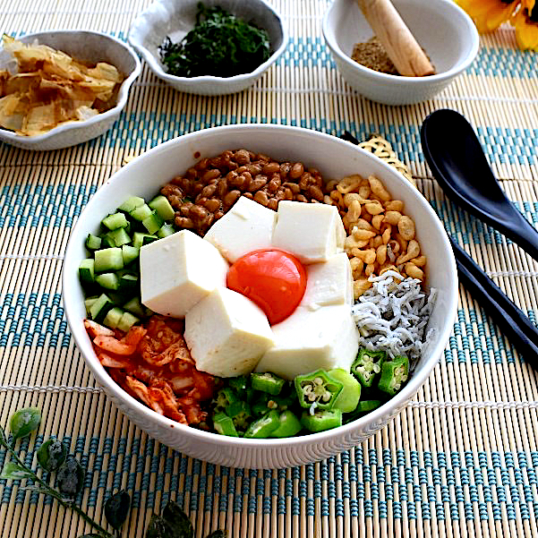 食欲無くてもサクッといけちゃう！具沢山な豆腐丼