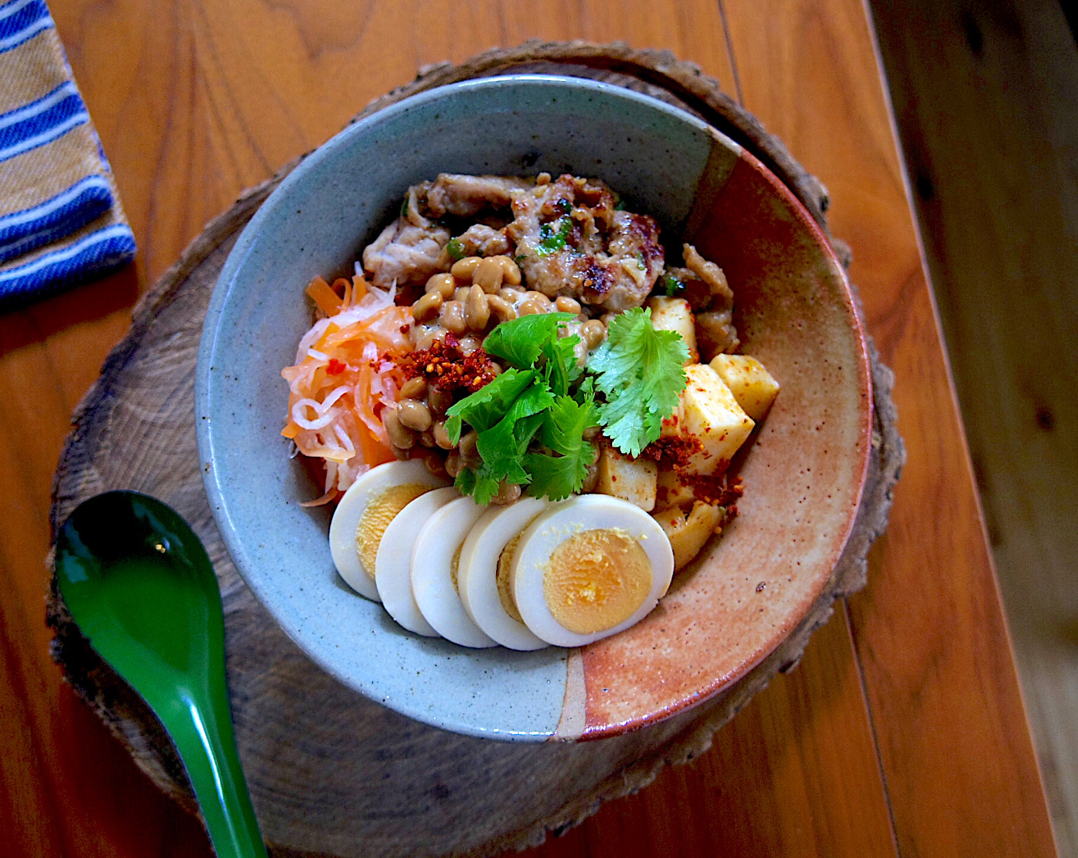 アジアン納豆丼