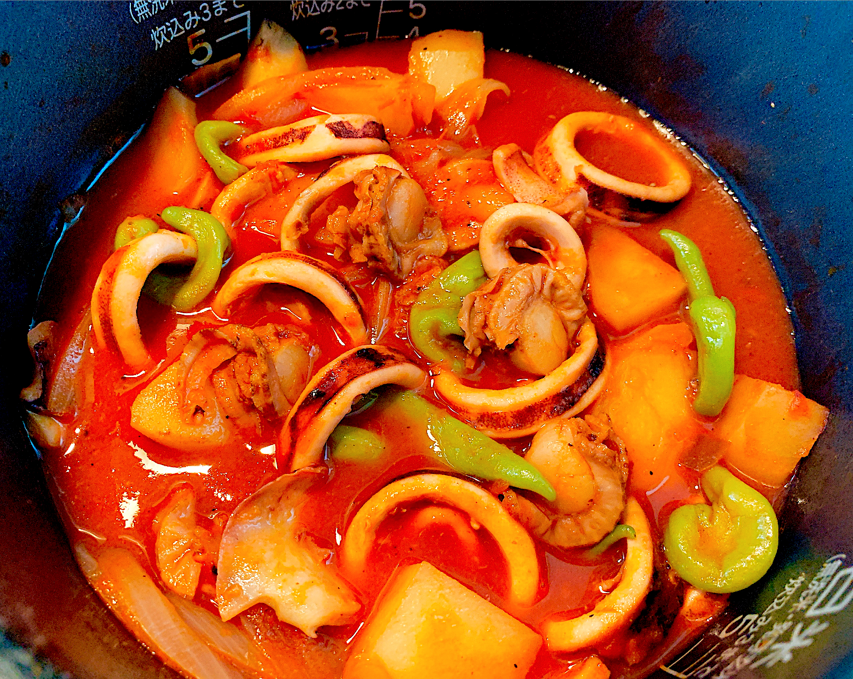 炊飯器で🦑たっぷり❤️海鮮とお野菜のアラビアータ煮込み