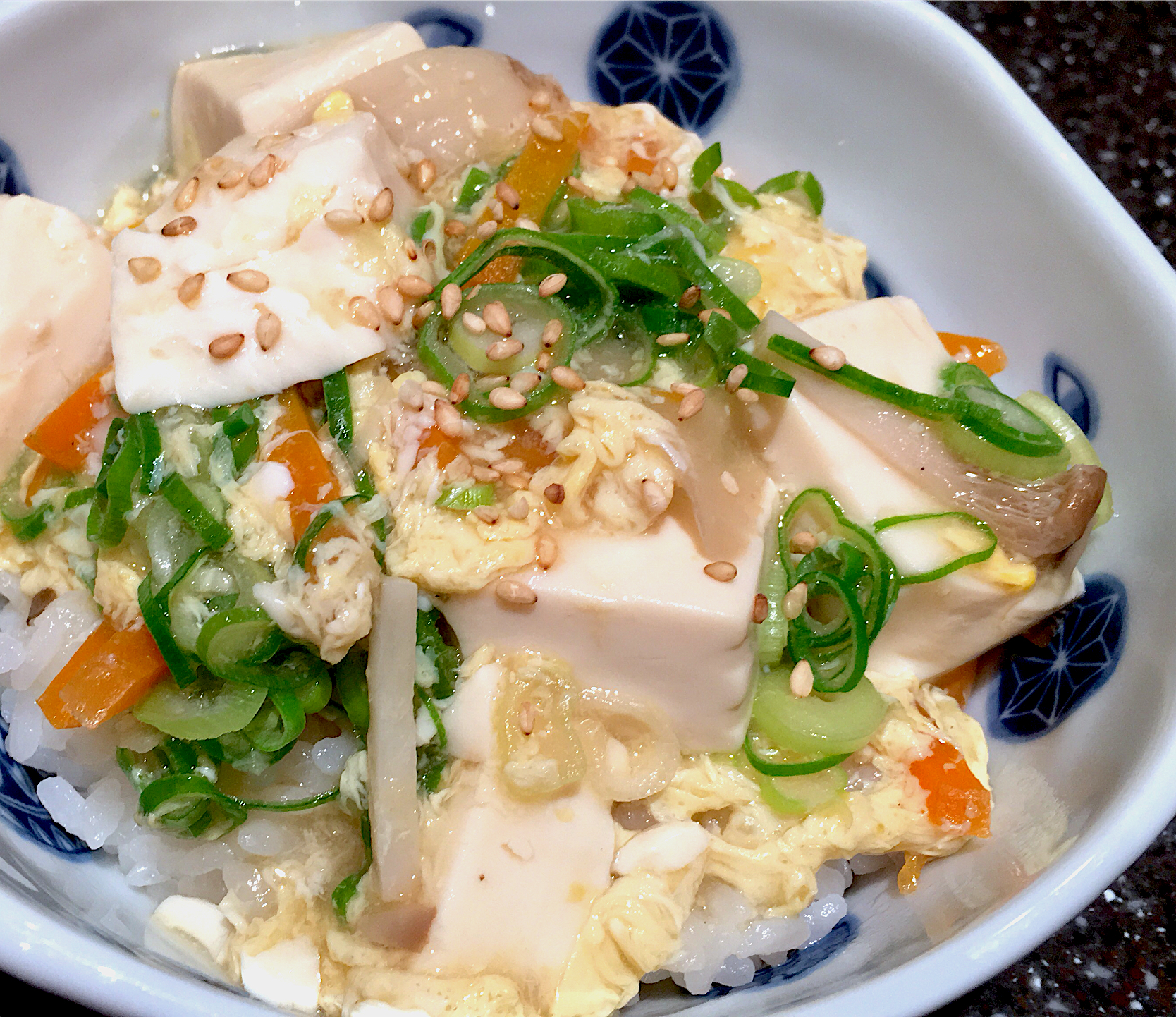 お豆腐の生姜あんかけ卵とじ丼