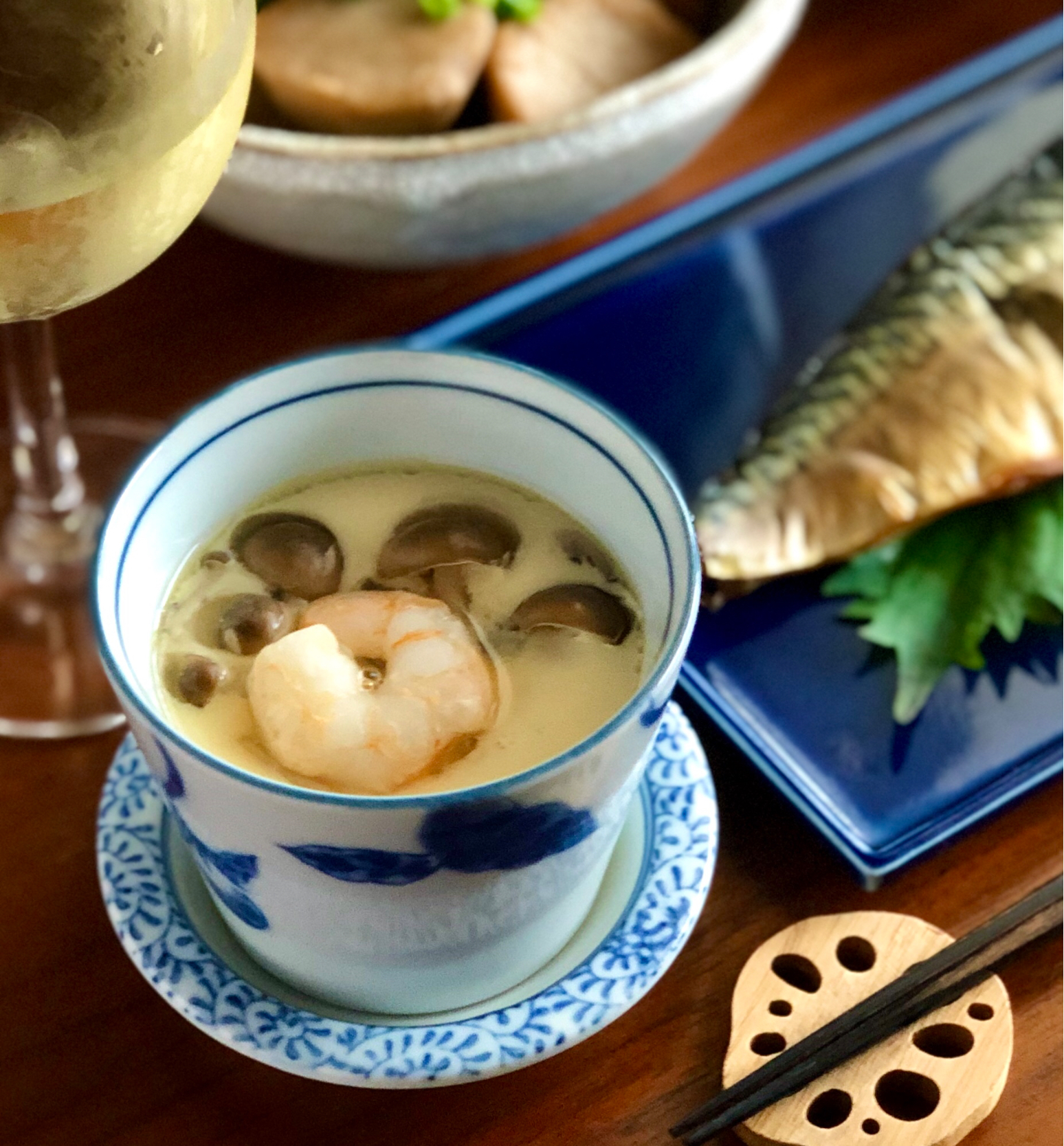 しめじと海老の茶碗蒸し　　　　　　　Shimeji and shrimp chawanmushi