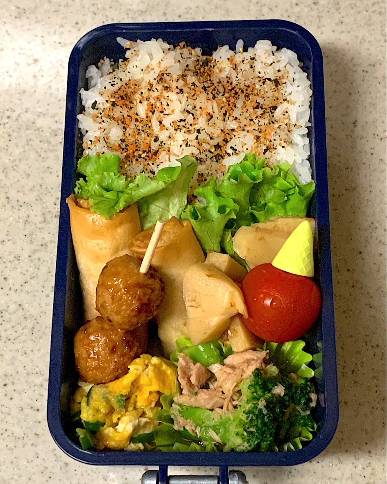 春巻とつくね串弁当