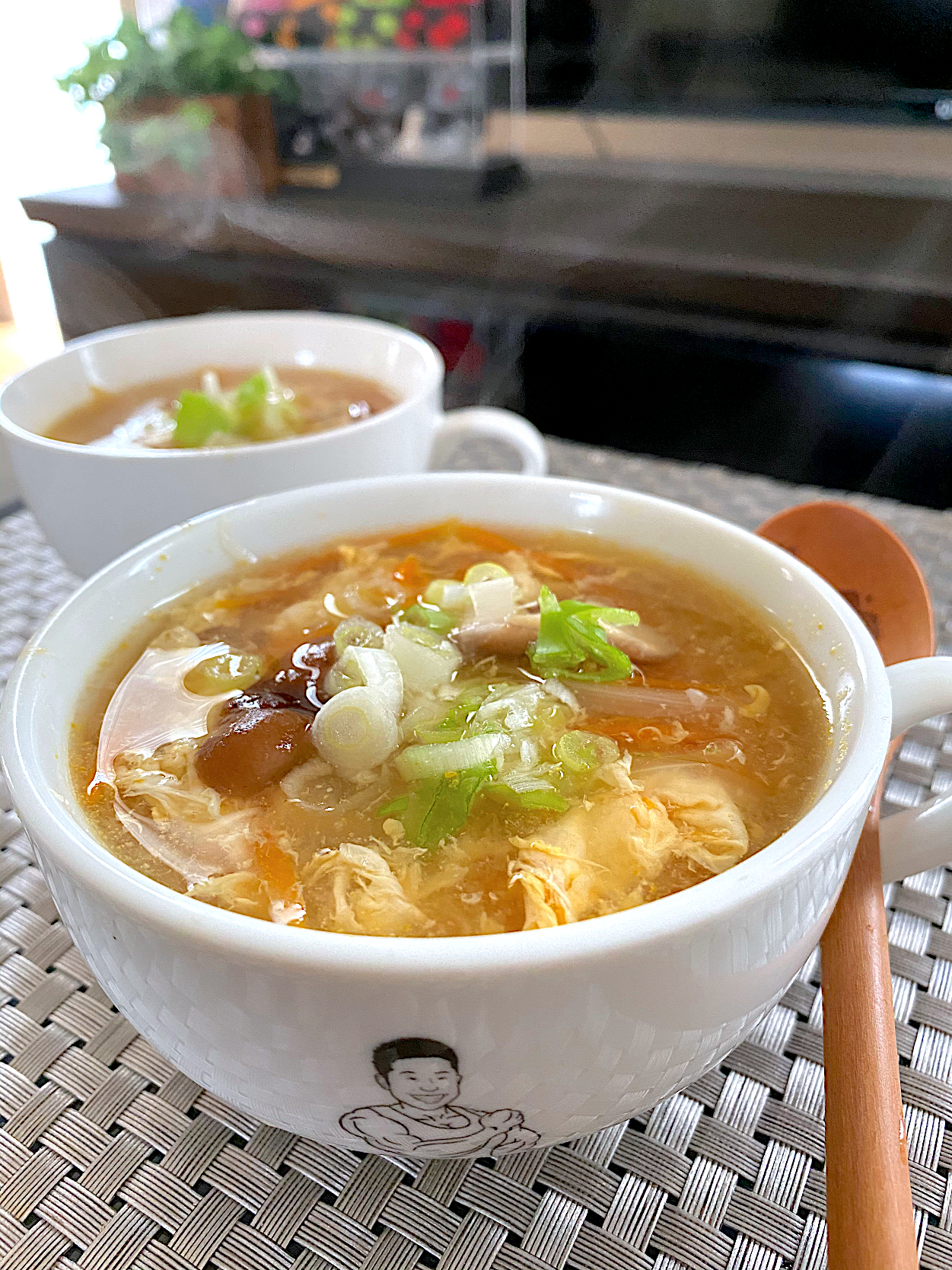 にんじん玉ねぎ きのこのとろ玉スープ😋〜時短で旨い〜