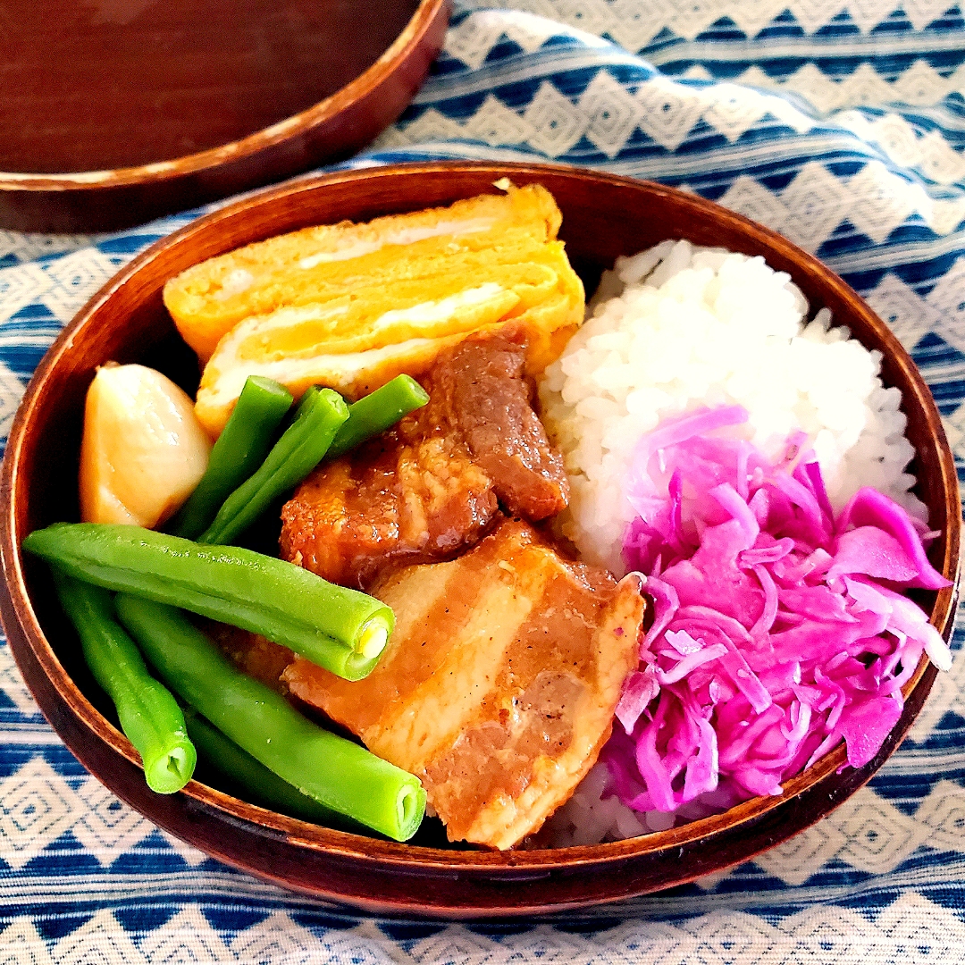 豚の角煮と紫キャベツの酢漬け弁当