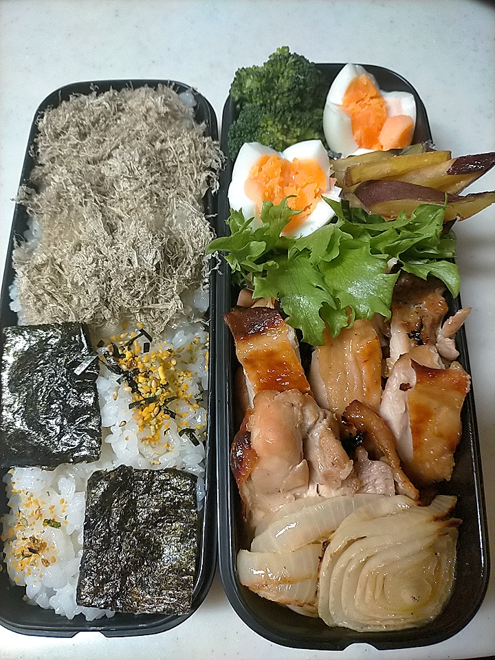 鶏肉、玉ねぎグリルにおまかせ焼き(^^)弁当