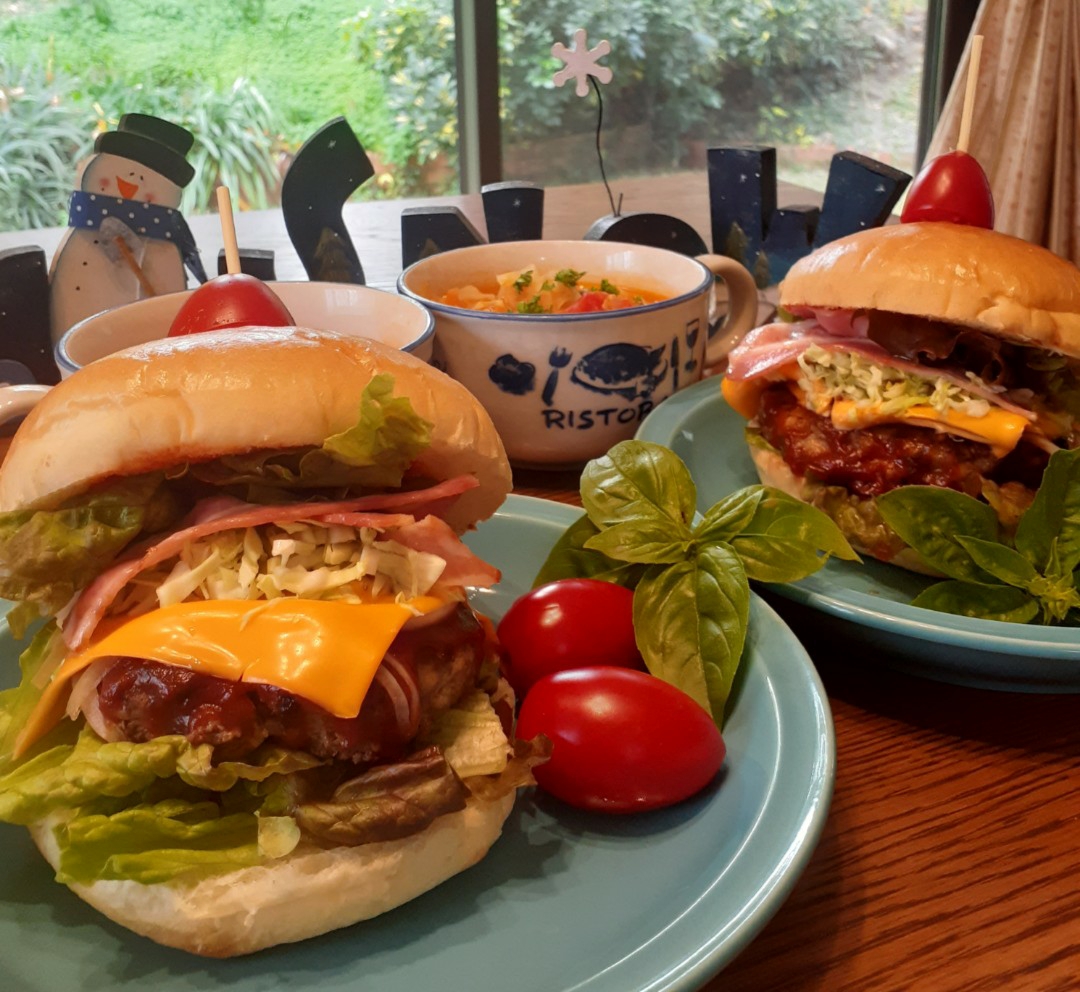 ベーコンレタスチーズバーガー🍔