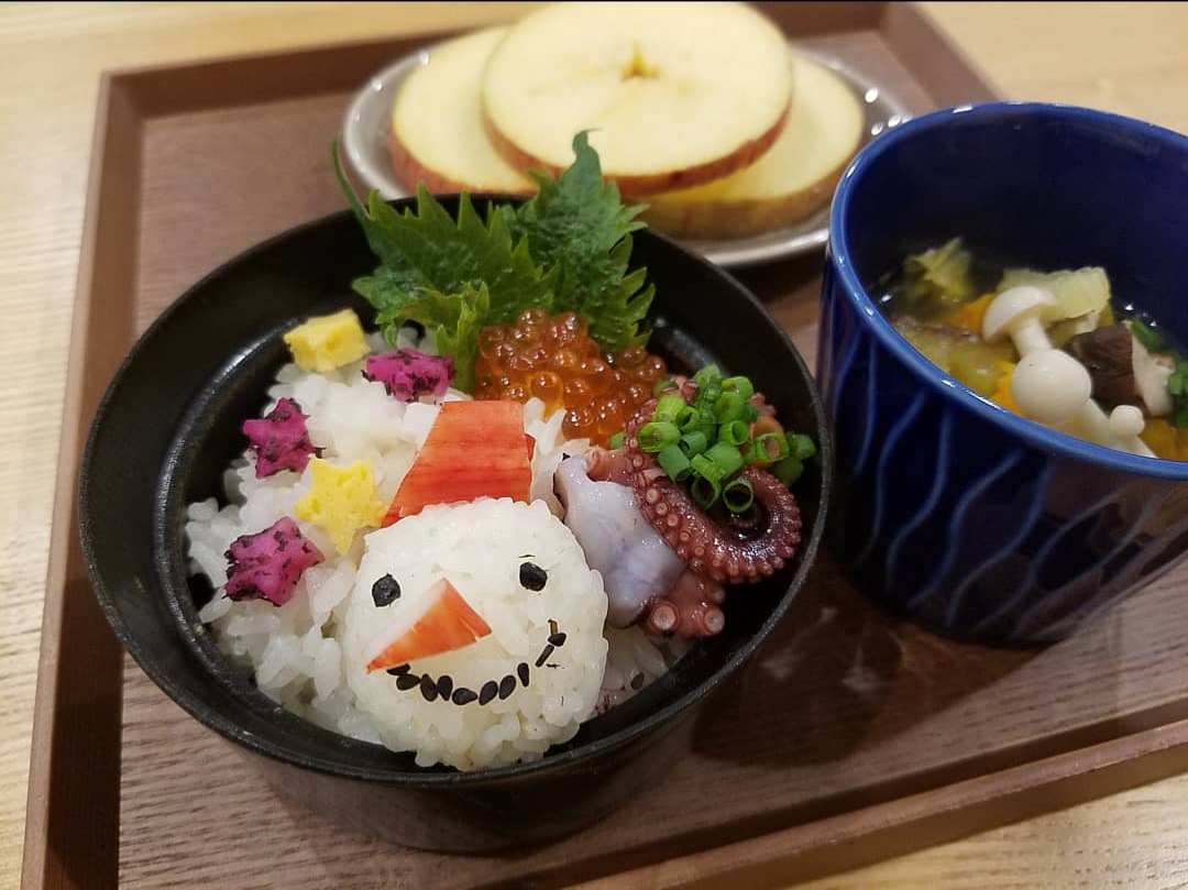 スノーマン海鮮丼