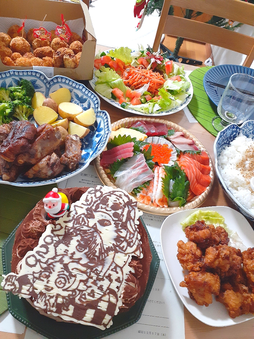 ☆クリスマスパーティー☆ケーキ、唐揚げ、スペアリブ、温野菜、リーフサラダ、手巻き寿司、コロッケ等揚げ物