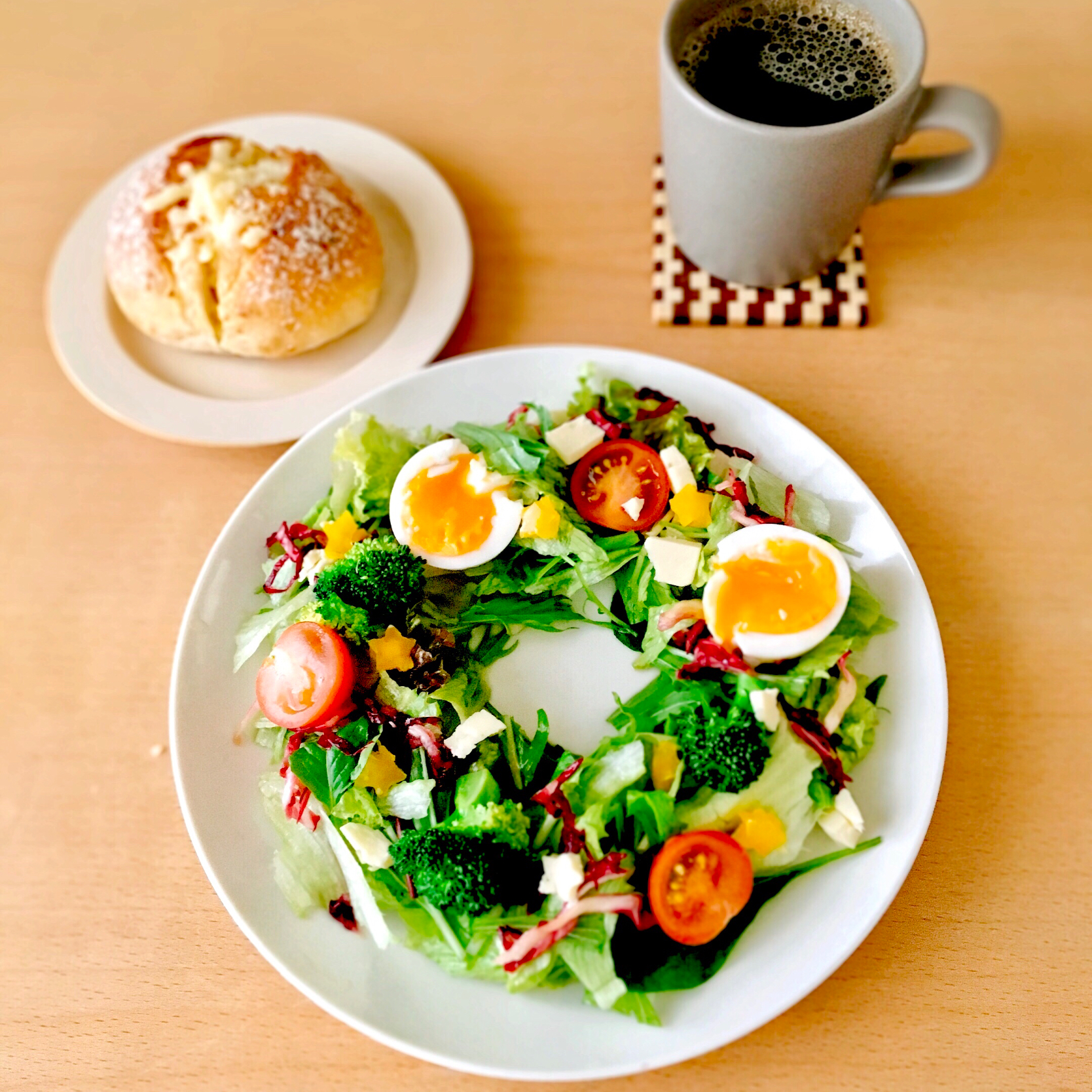 リースサラダで　お昼ごはん