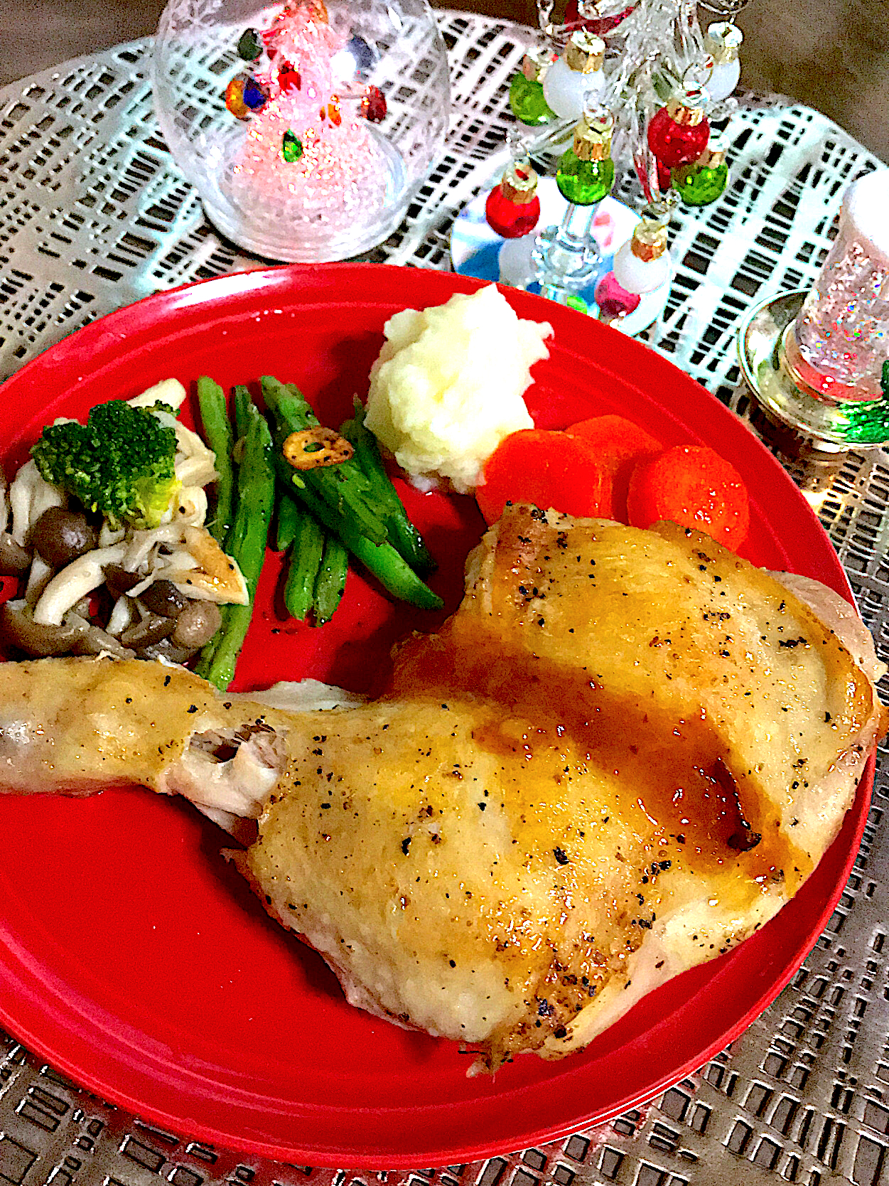 フライパンで骨付きもも肉のローストチキン🎄