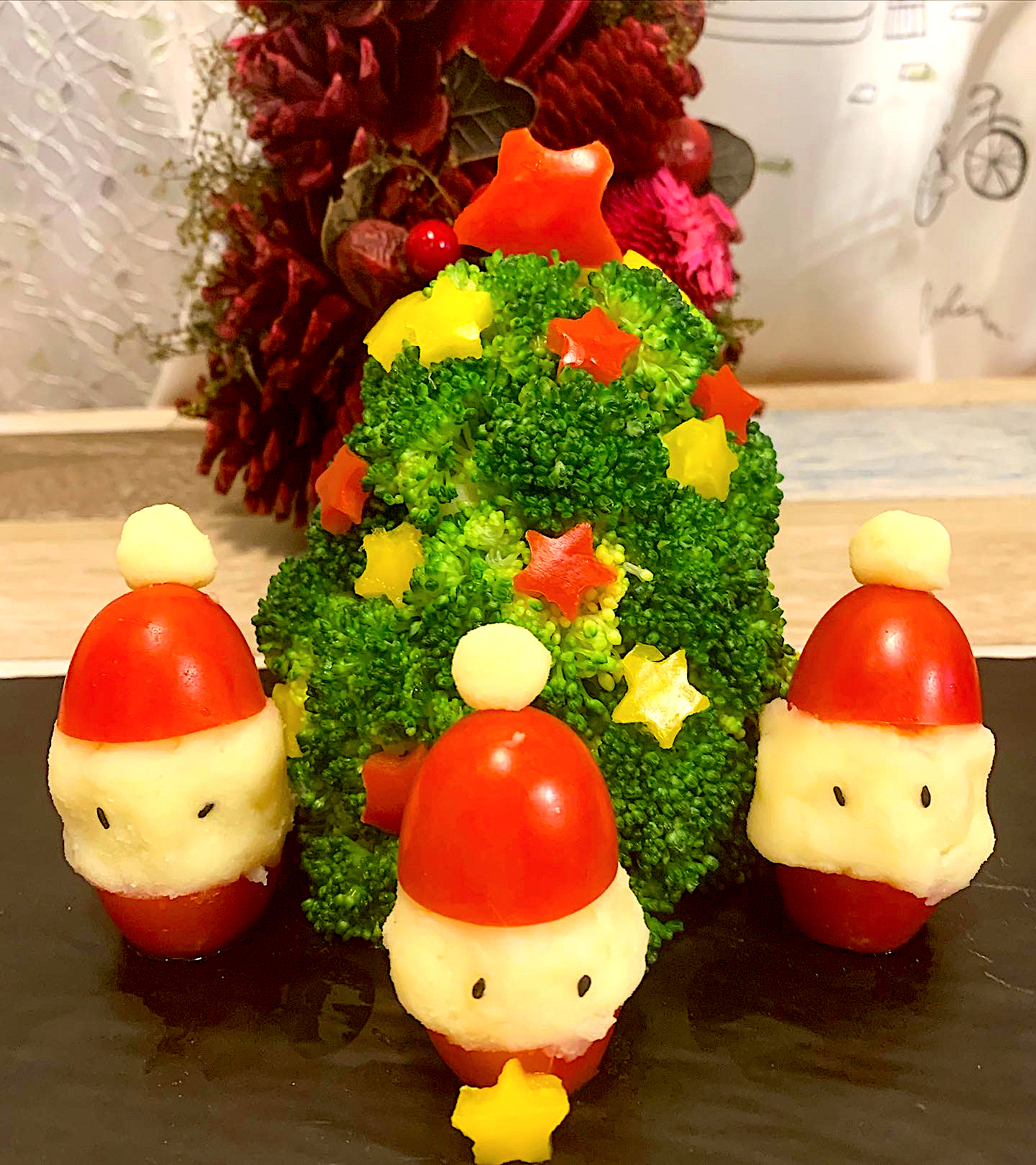 Merry Xmas🎄ポテサラツリーとトマトサンタ🧑‍🎄