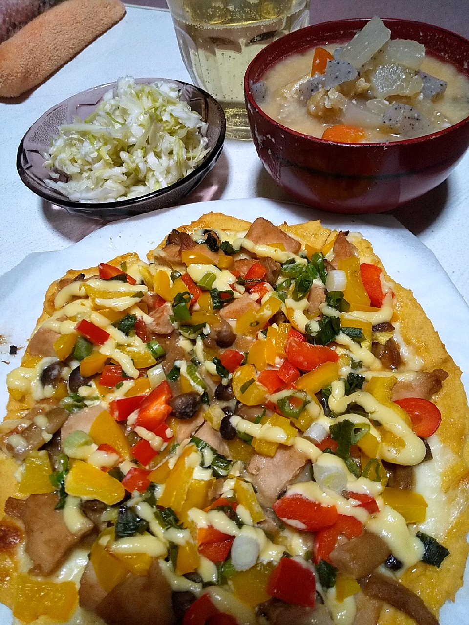 今日の晩御飯
※おからパウダーピザ～照り焼きチキン
※粕汁
※酢キャベツ
※スパークリングワイン