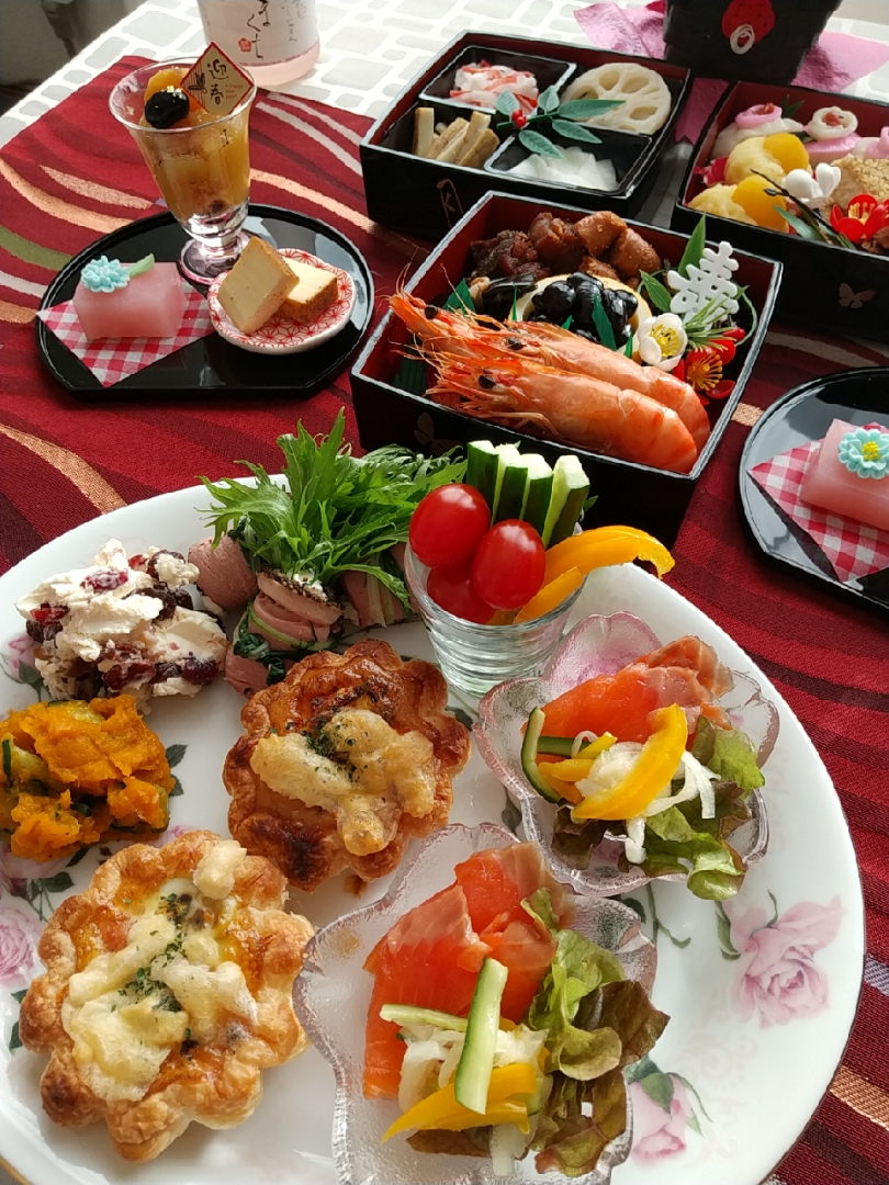 ☆今日の朝ごはん☆　わが家の手作りおせち料理　オードブル
hamamaさんの料理 　簡単ミニキッシュ　フォルタンガイアオーガニック白