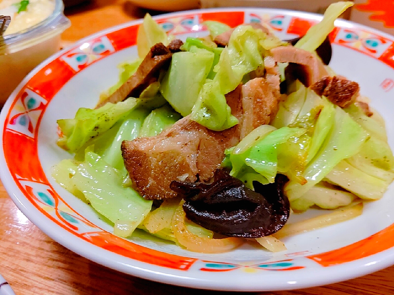 Naomi Furuyaさんの料理 我が家の煮豚と
おうち野菜肉厚キャベツ炒め🐖🥬🧅