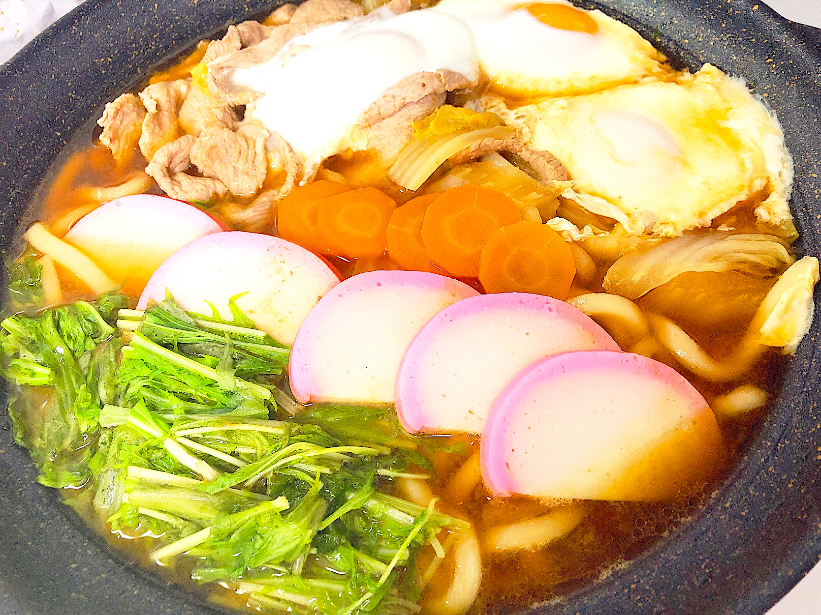 名古屋風鍋焼き味噌煮込みうどん