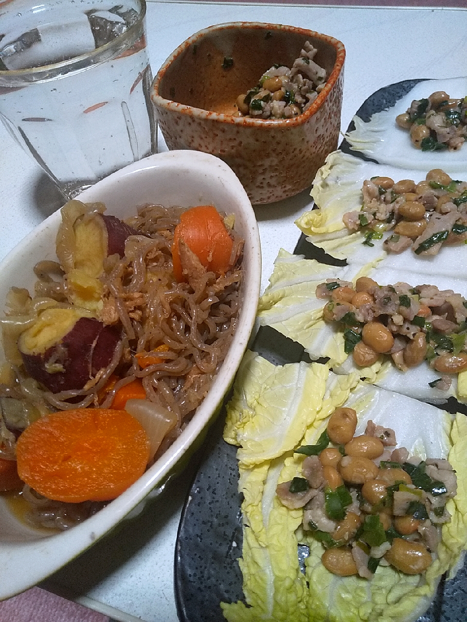 今日の晩御飯
※ツナの旨味と甘いさつま芋が美味しい煮物
※豚ミンチ納豆の白菜のせ
※焼酎ハイボール