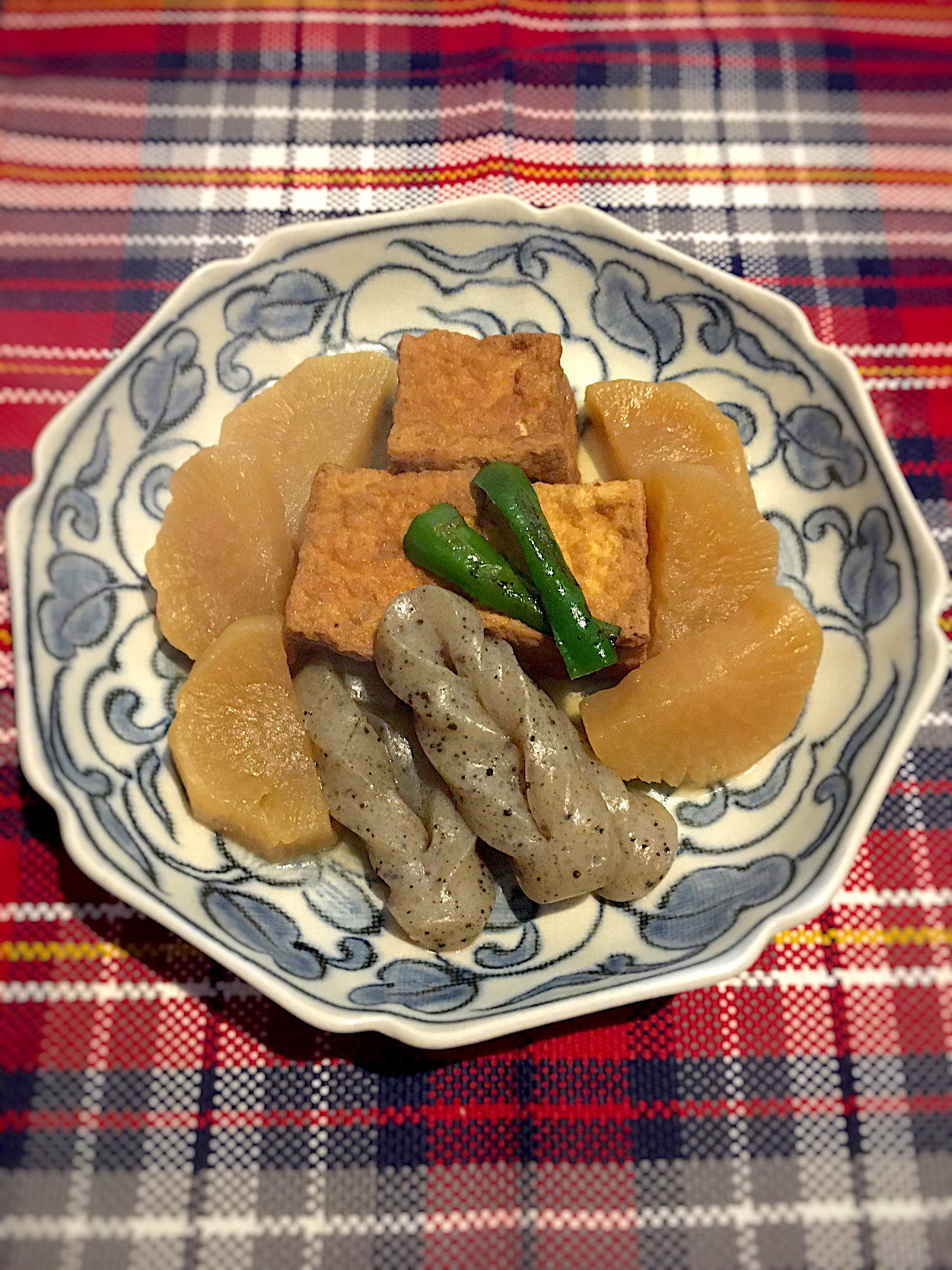 大根と蒟蒻の煮物