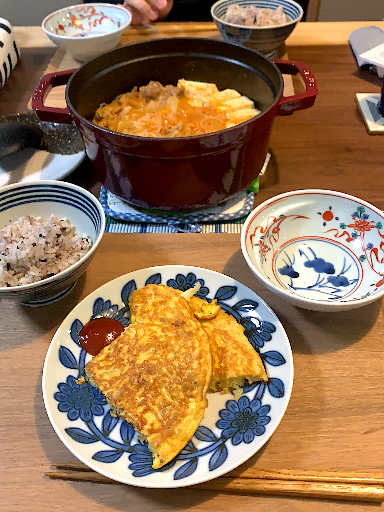 キムチ肉豆腐　キャベツオムレツ