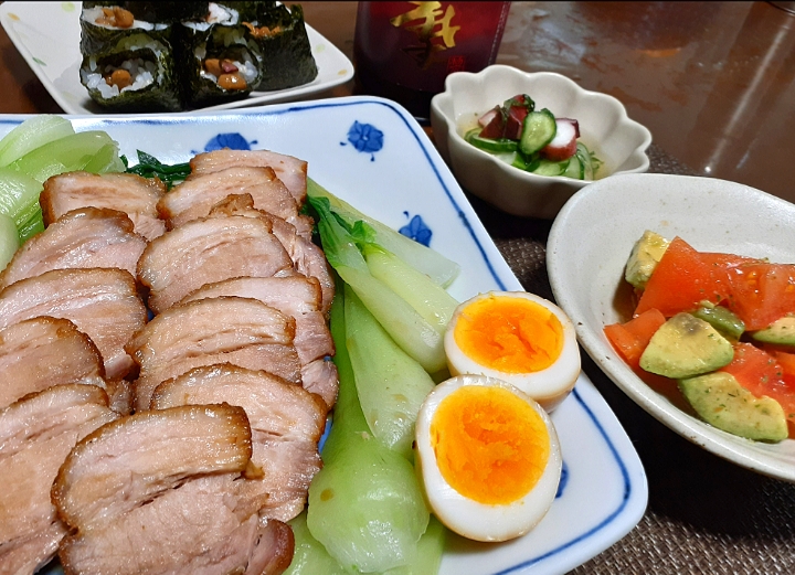 甘酒入りチャーシュー🐽
アボカド🥑トマト🍅
酢だこ🐙
納豆しば漬け巻き