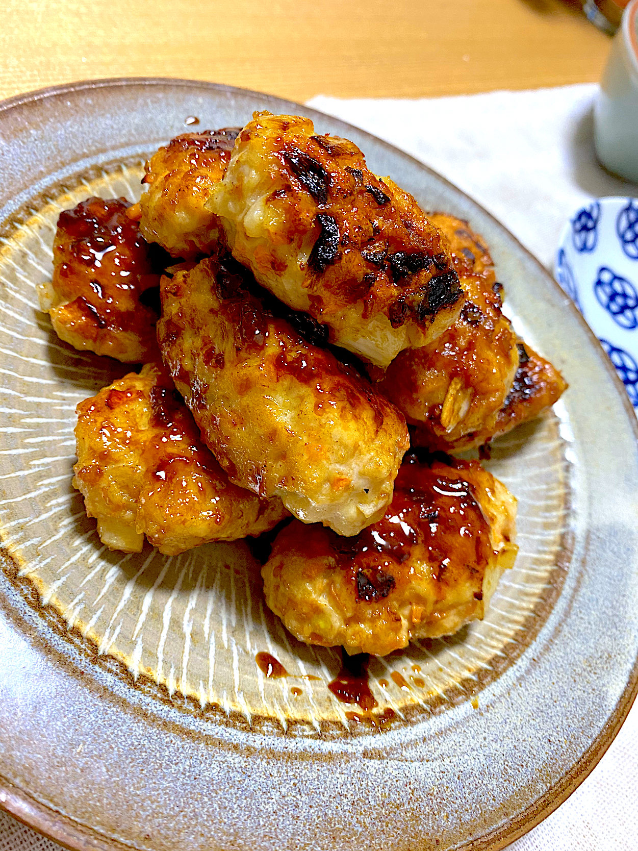 鳥ミンチの醤油麹つくね🐓タレがカリカリでおいしー！