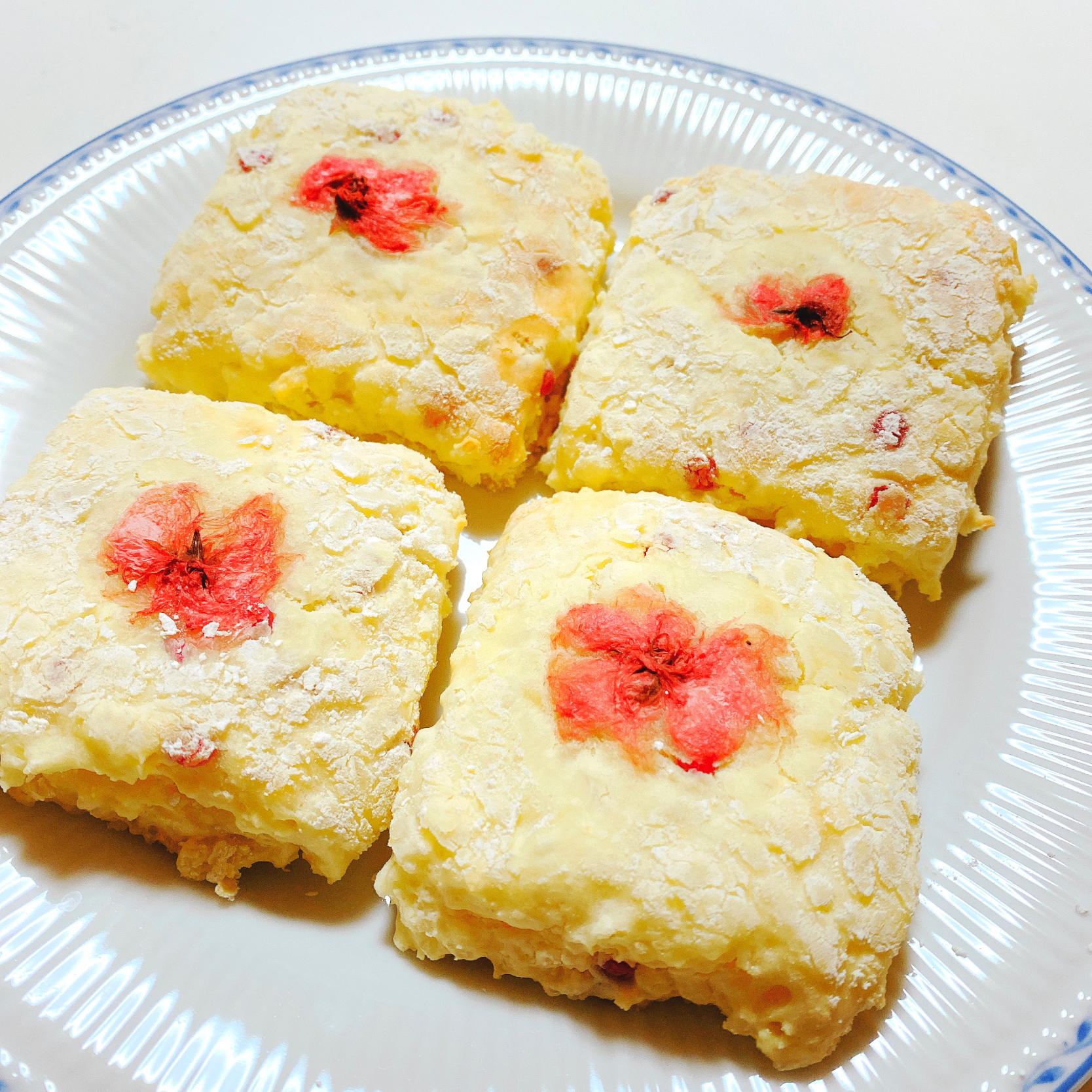 冷やごはんで作る✨もちもち桜餅風スコーン