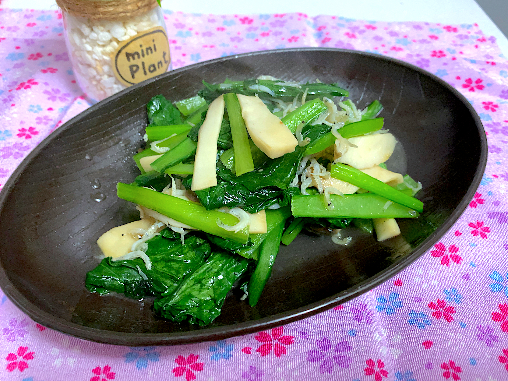 ジャコと小松菜とエリンギのごま油炒め