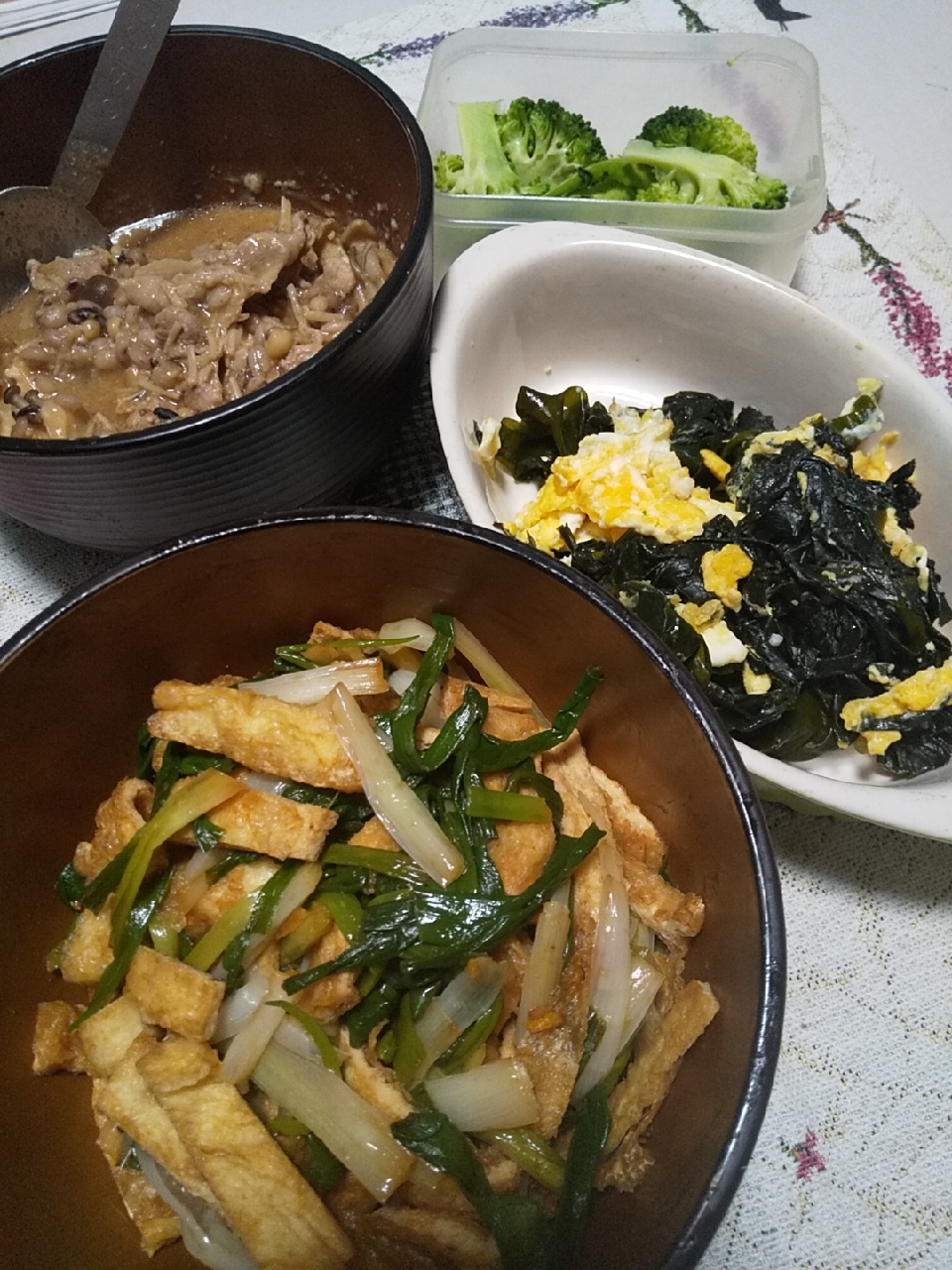 今日のお昼ごはん
※ワケギと油揚げの柚子酢味噌和え
※ワカメと玉子炒め
※ぶたこまとキノコの粕汁
※ブロッコリー