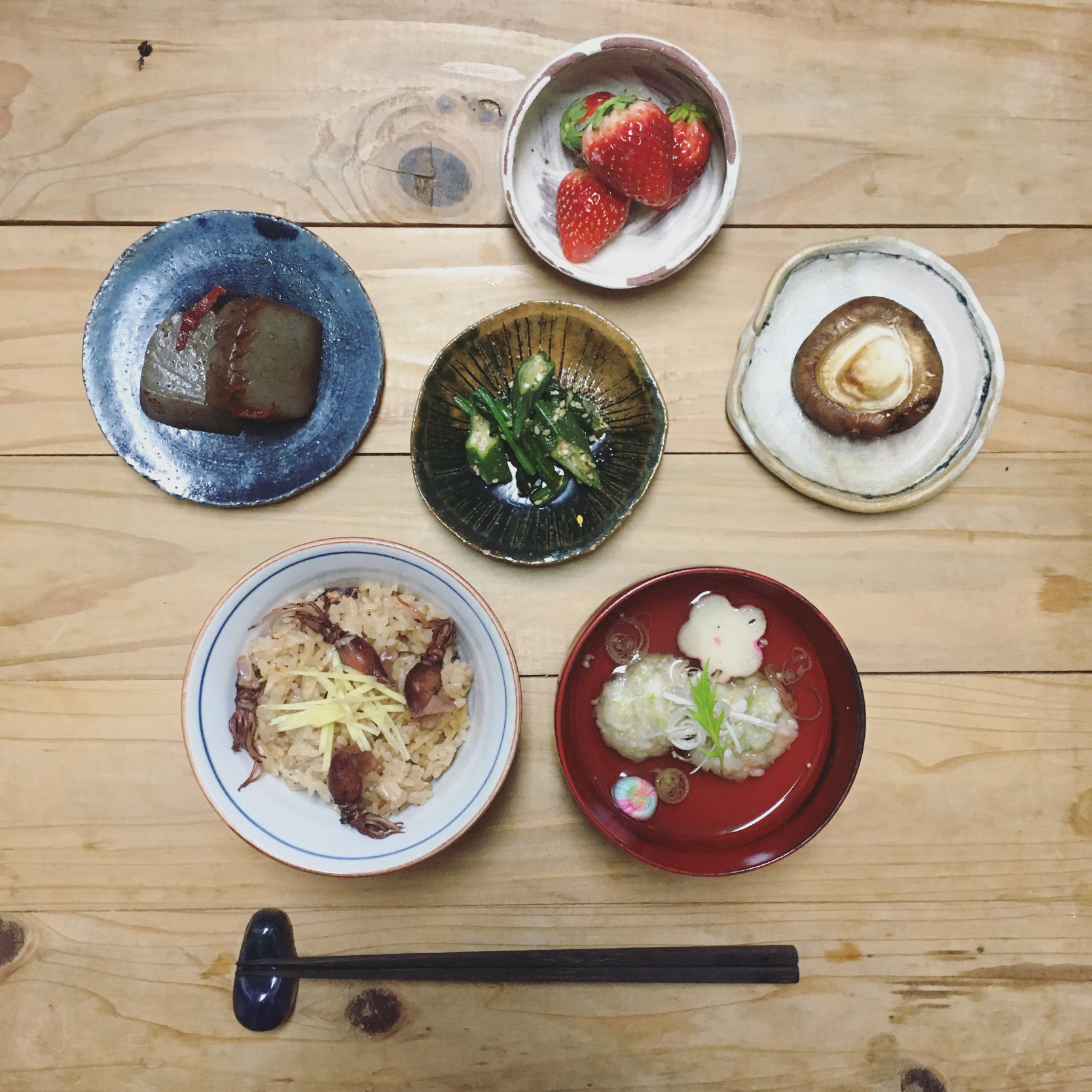 ホタルイカの炊き込みご飯、えび団子のお吸い物