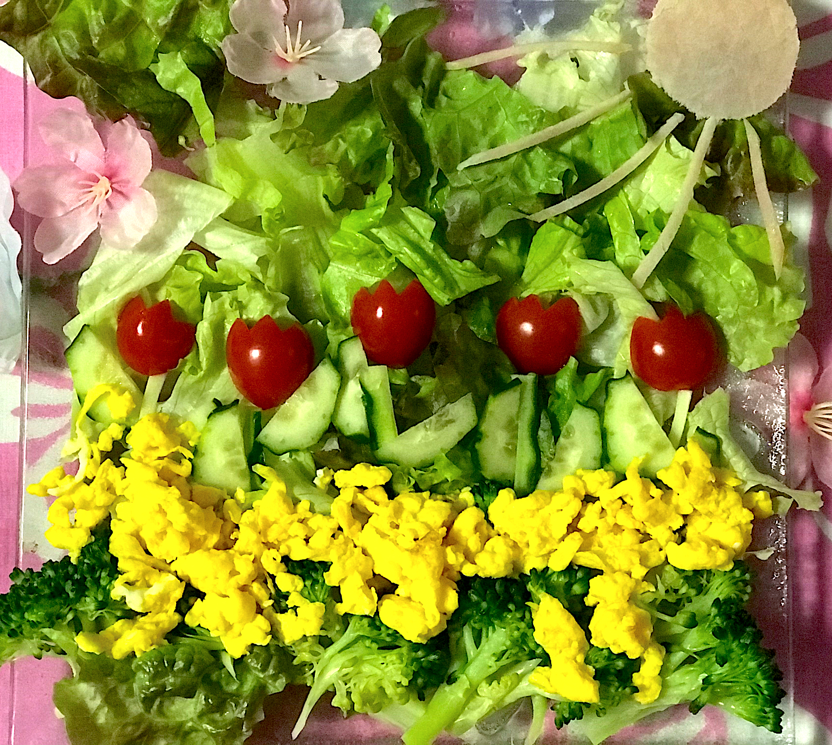 お花畑サラダ🥗チューリップと、菜の花畑のつもり〰