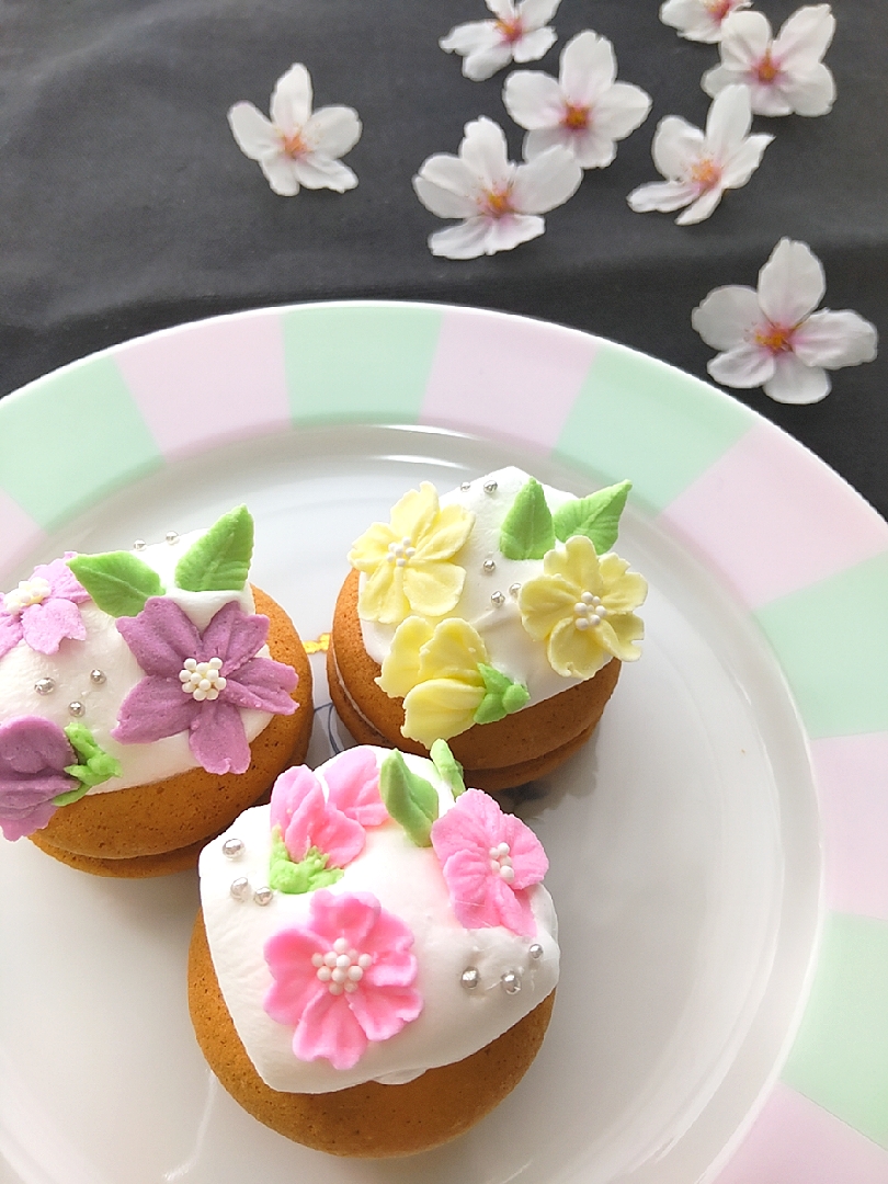 ☆今日のおやつ☆　🌸市販のおやつをアレンジ🌸　LOTTEバニラクリーム入りケーキ　ホワイトマシュマロ