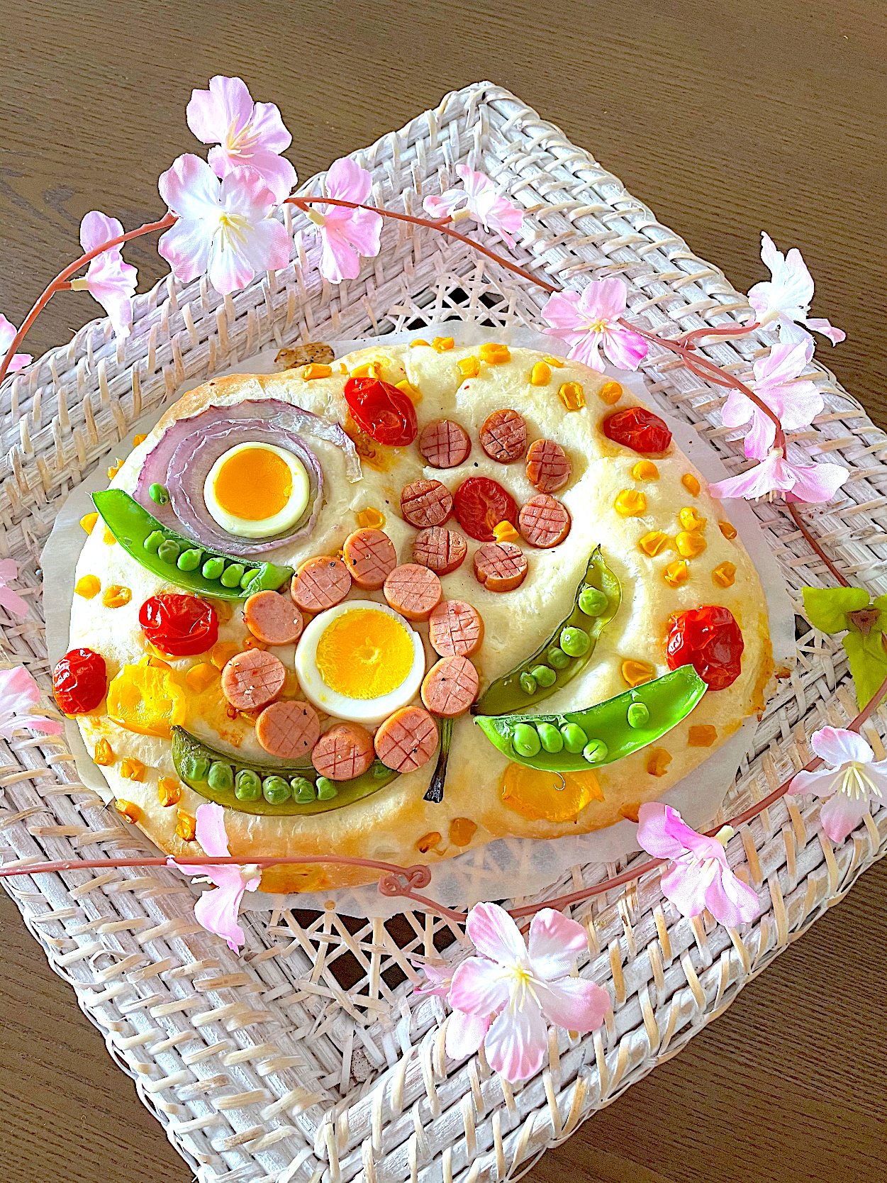 はなちゃん🌼さんの料理 ＊いちご＊さんの料理 🌼初チャレンジ‼️⭐️フラワーフォカッチャ🪴🌷🪴🌼