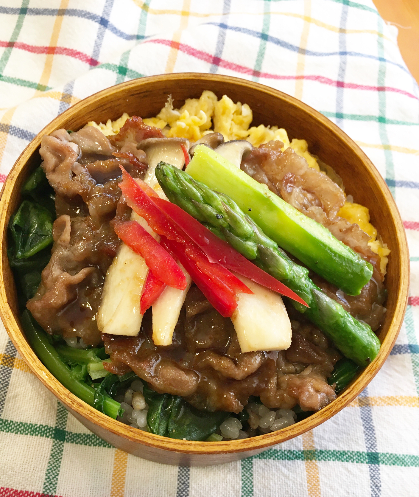 今日のパパ弁当は豚の生姜焼き丼♪