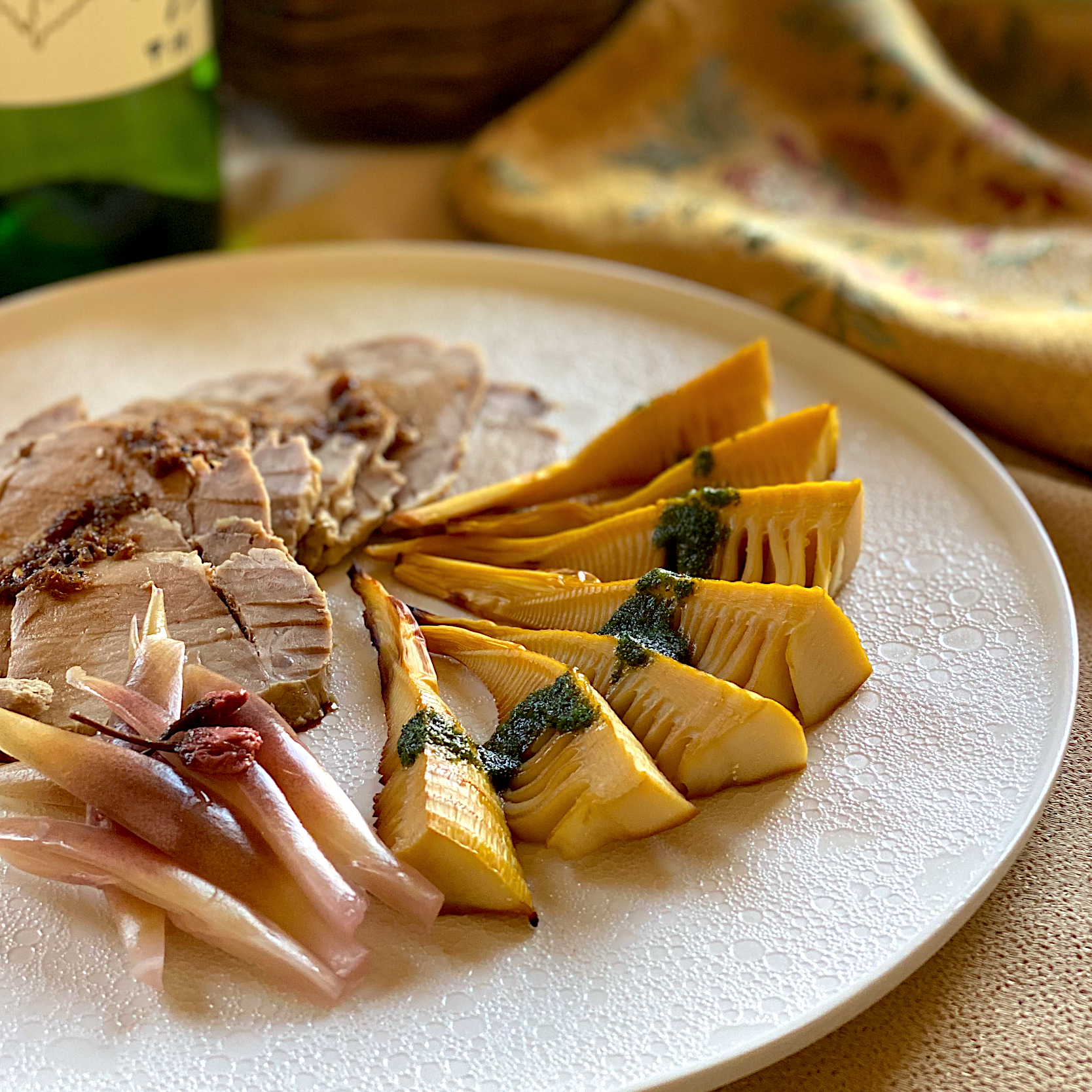 🌿🥂🍽本日の#ワインのお供 ①. 🥢焼き筍 / 木の芽ソース 🥢自家製豚肉ハム / 生姜醤油ソース 🥢茗荷の酢漬け