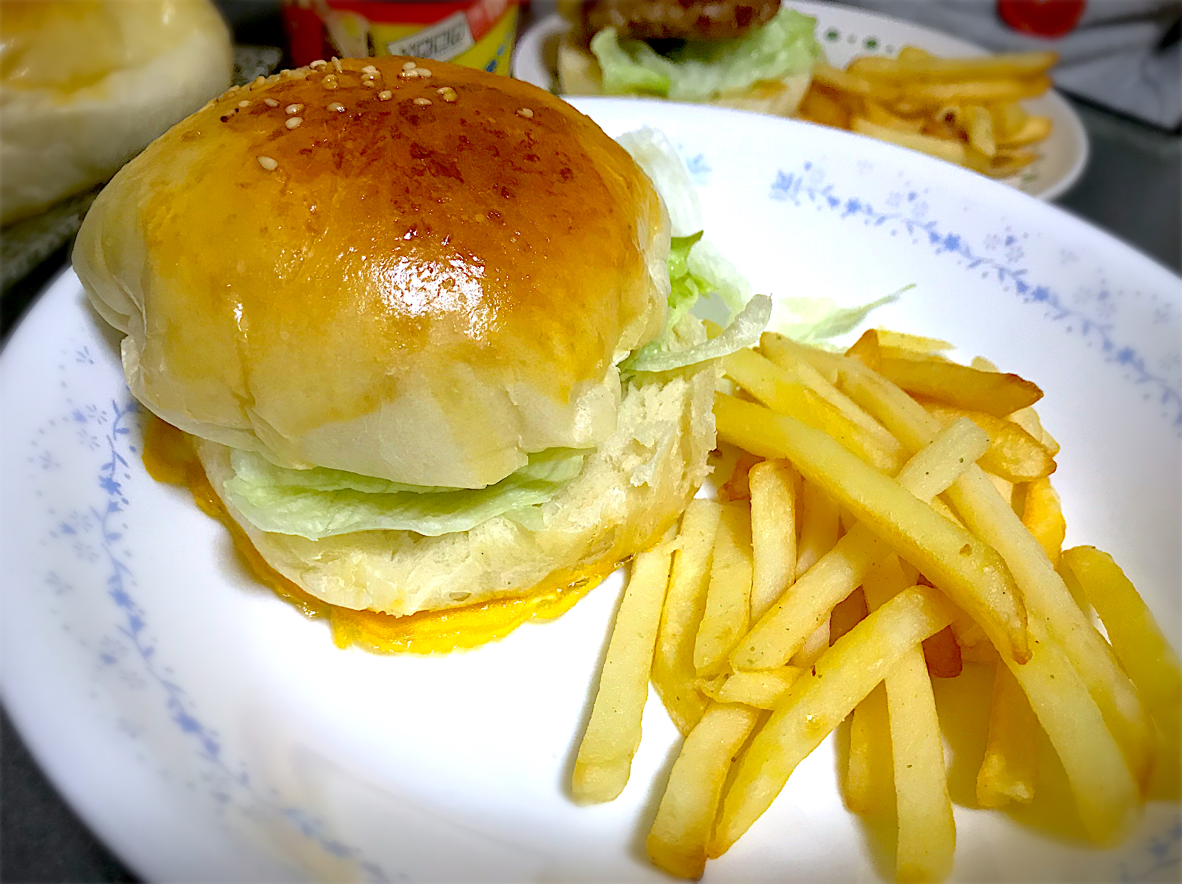 手作りバンズでハンバーガーな夕飯🍔