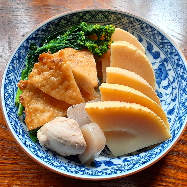 すり身の天ぷらと蒟蒻と筍煮物