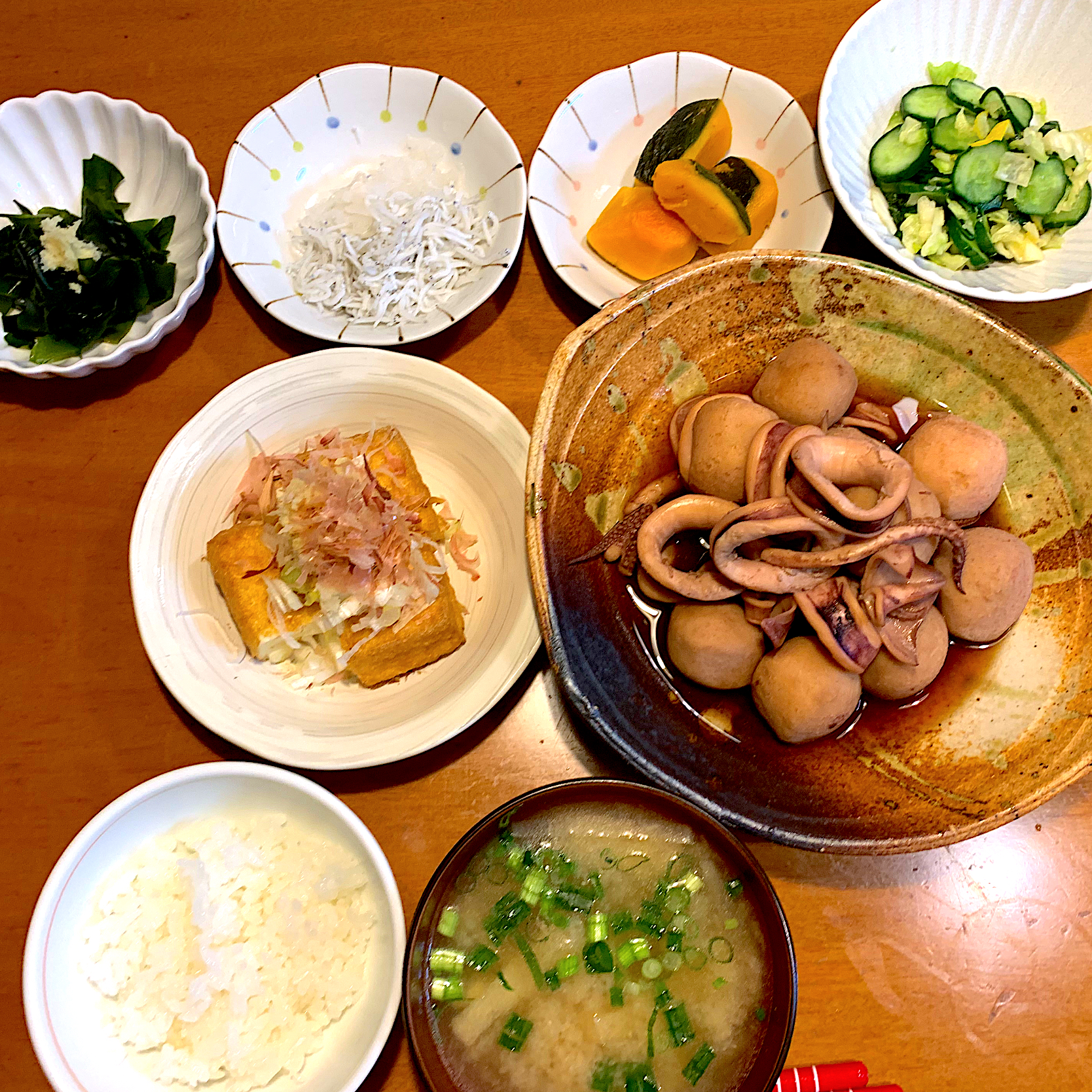 和食の夕飯　イカと里芋の煮物